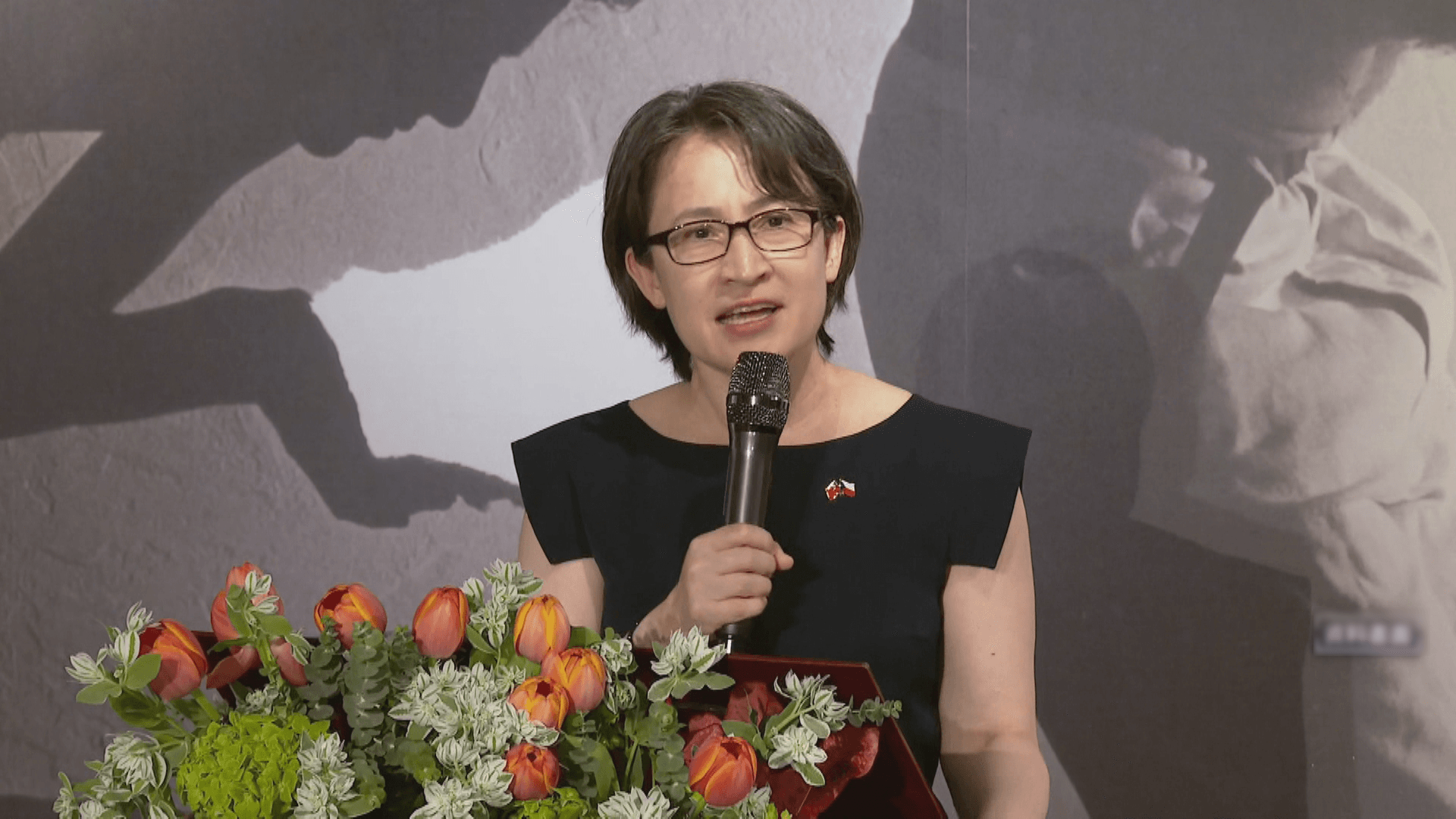 蕭美琴遭中國跟監險被撞　財經網美提「黛安娜王妃」示警