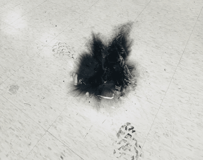 竊賊「摸出照明彈」還點燃!派出所險燒掉 4警戒護缺失吃申誡