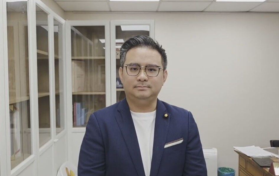 台中婦人搶奪罷團旗桿攻擊志工 藍委黃健豪籲支持者冷靜面對