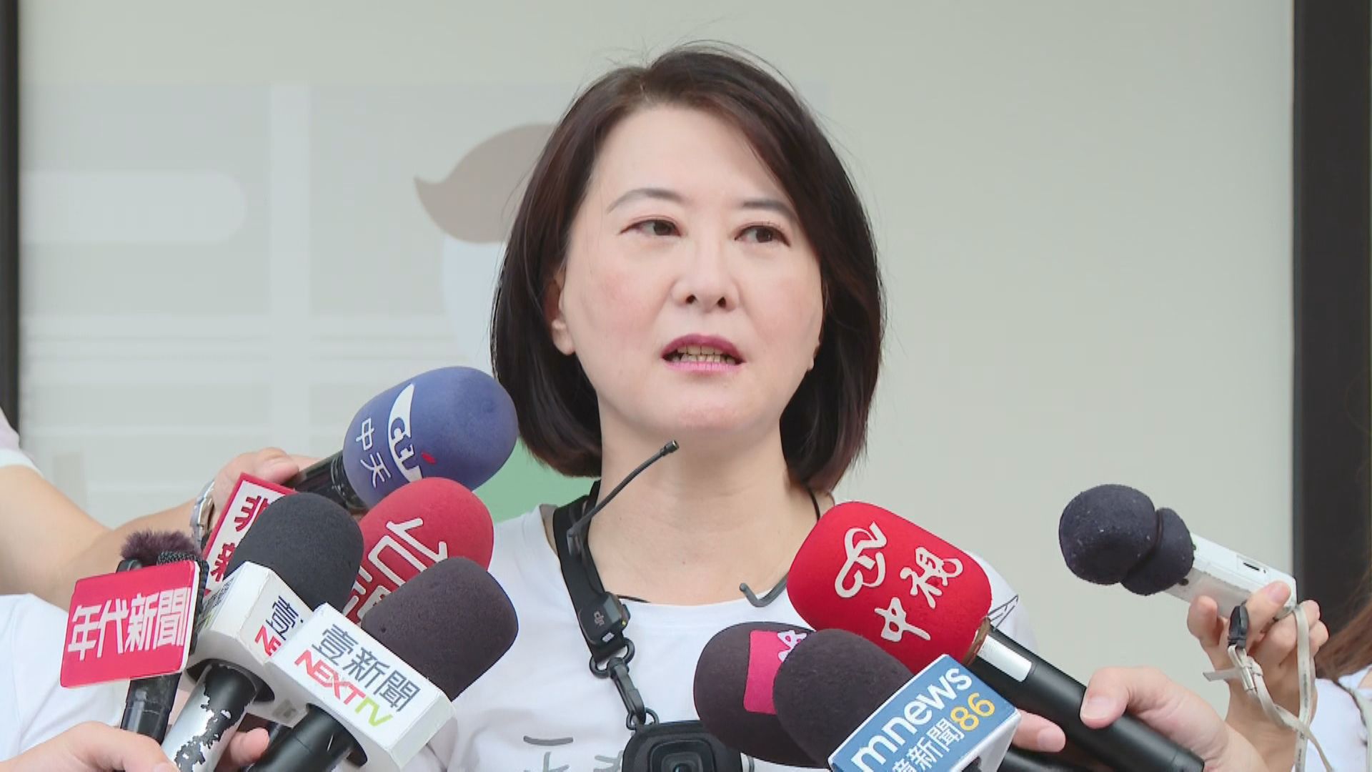 財政部指普發一萬「10月底前難完成」　王鴻薇：不會做就換人