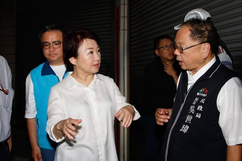 台中暴雨「馬路變水道」她在台北反罷免　盧秀燕取消行程回防坐鎮