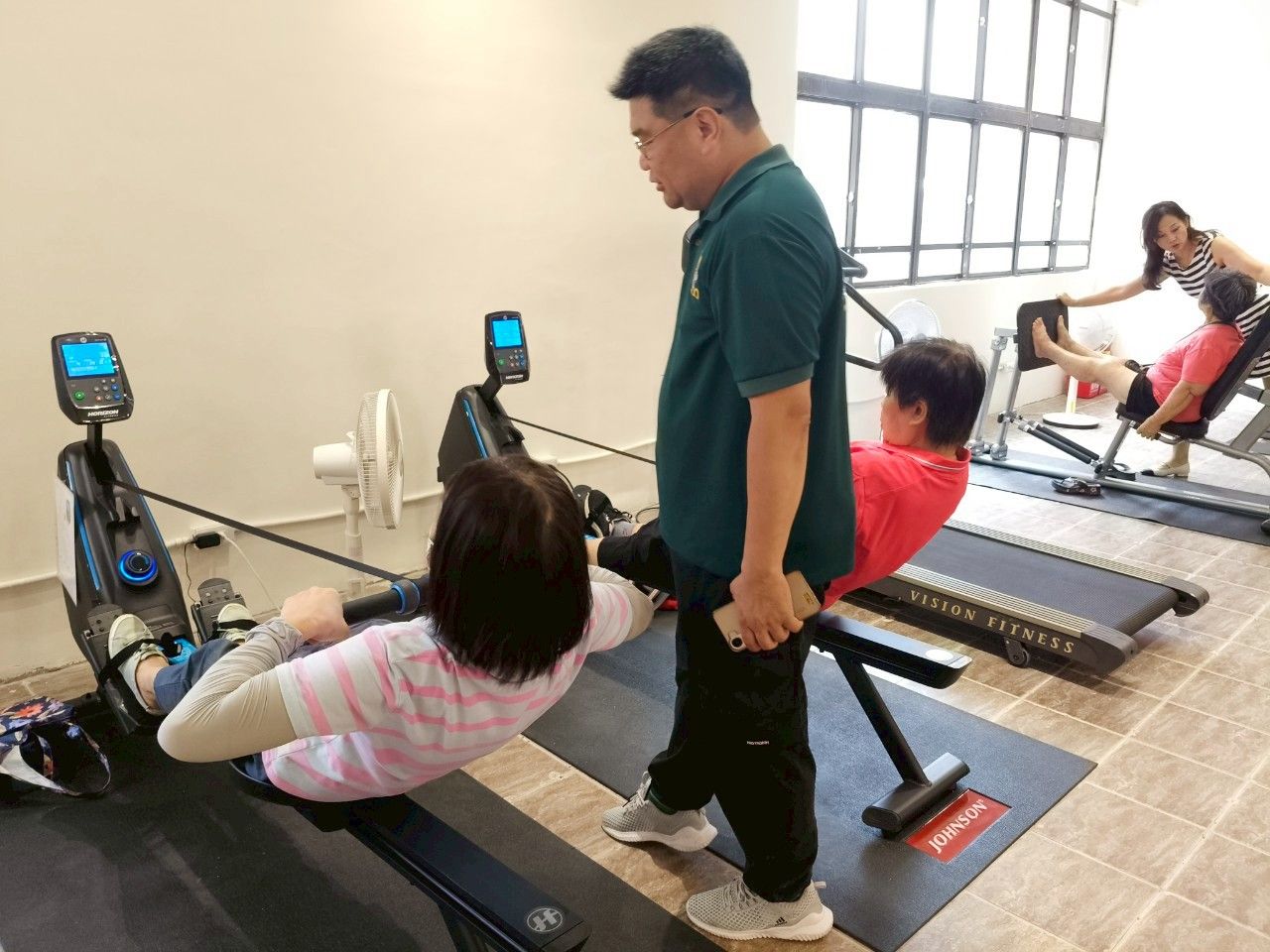 基隆銀髮族好幸福！樂齡新據點　銀髮健身俱樂部砂灣站活力登場