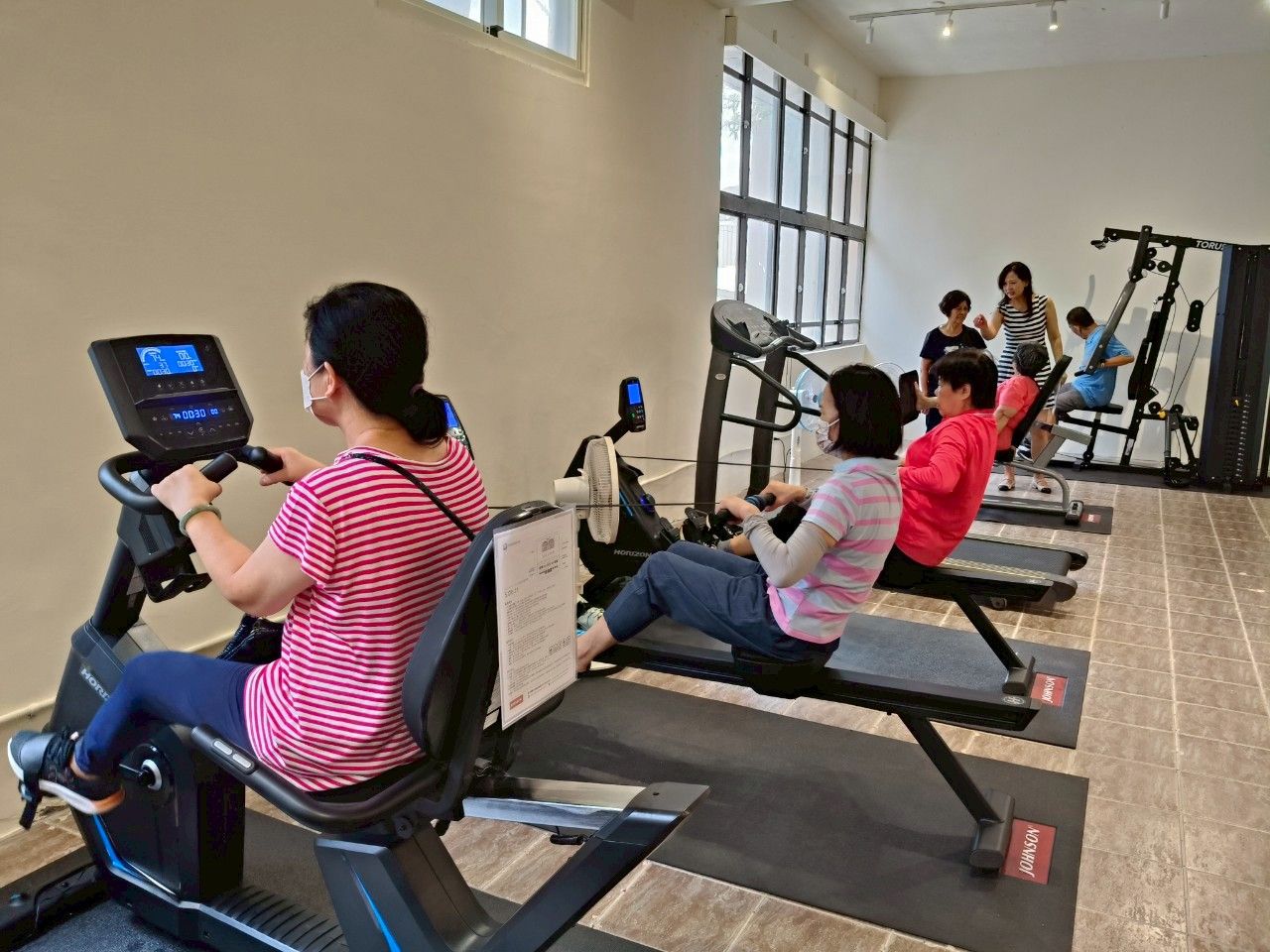 健身房的設備完善，造福基隆銀髮族。（基隆市政府提供）