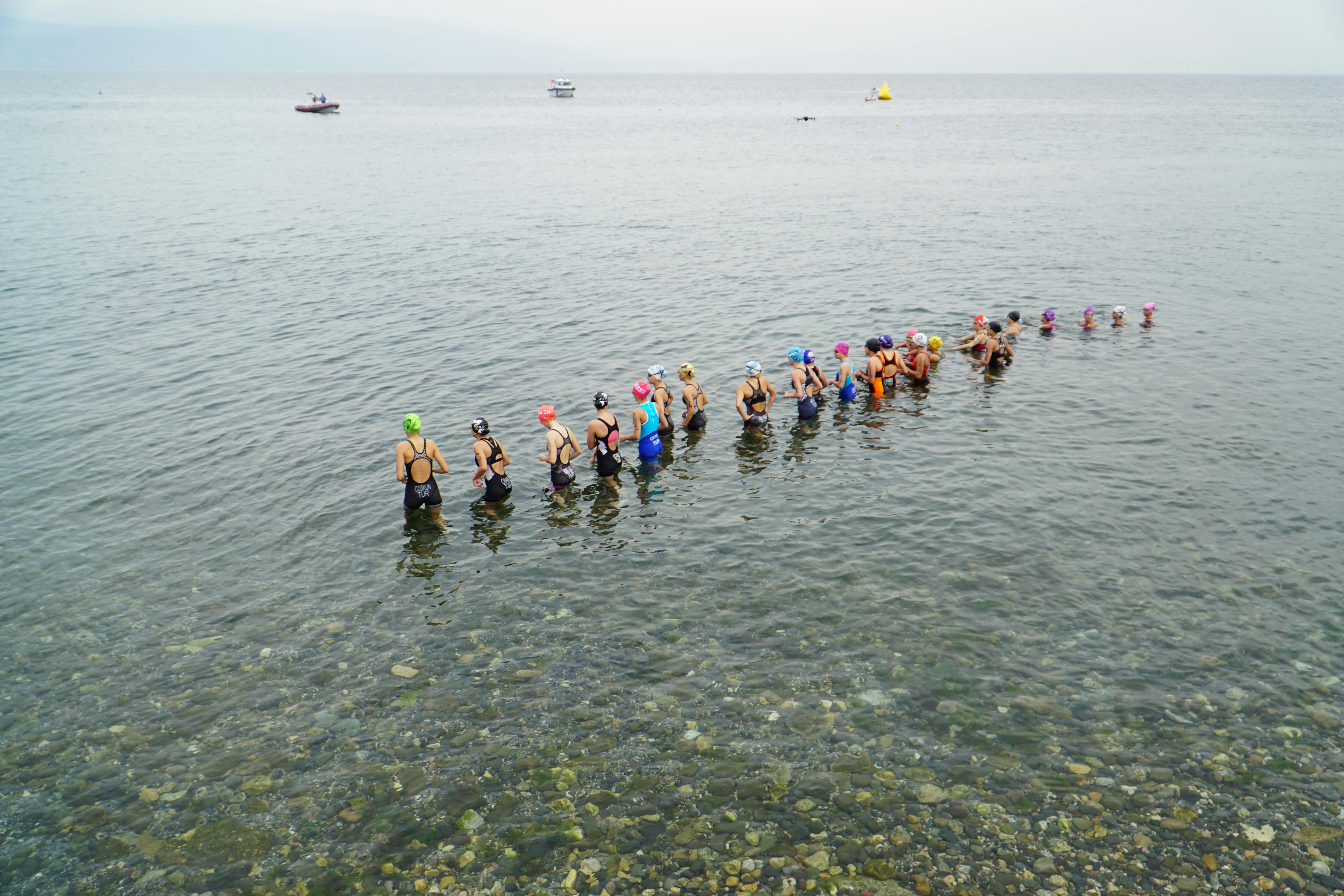 日本鐵人三項出意外! 東京六旬女選手「游泳途中昏迷」送醫搶救