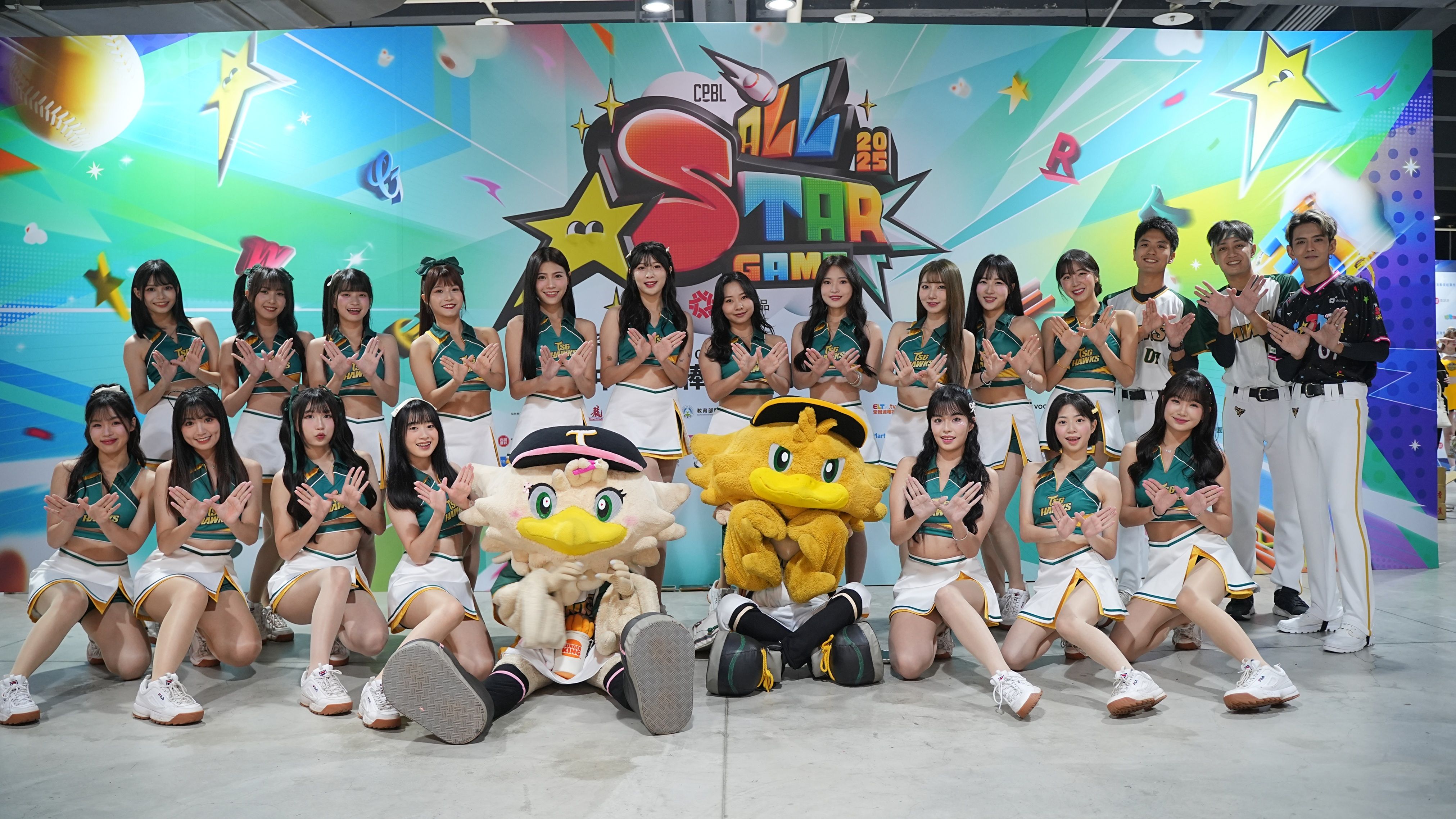 Wing Stars閃耀中職明星賽　安芝儇、一粒等18成員熱血應援全場沸騰