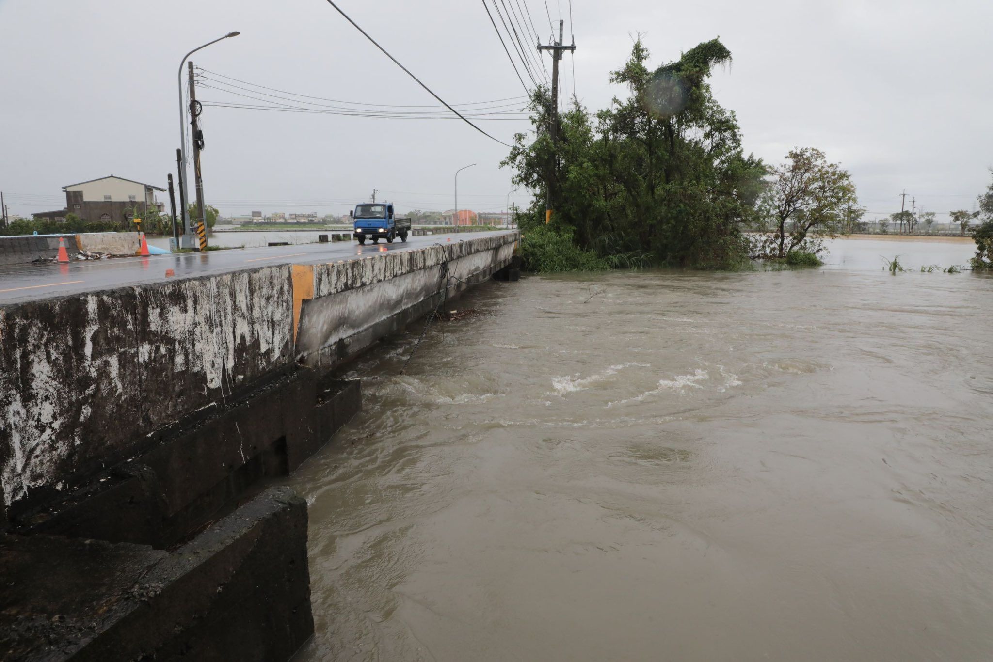 快訊／台南、高雄、屏東明停班課