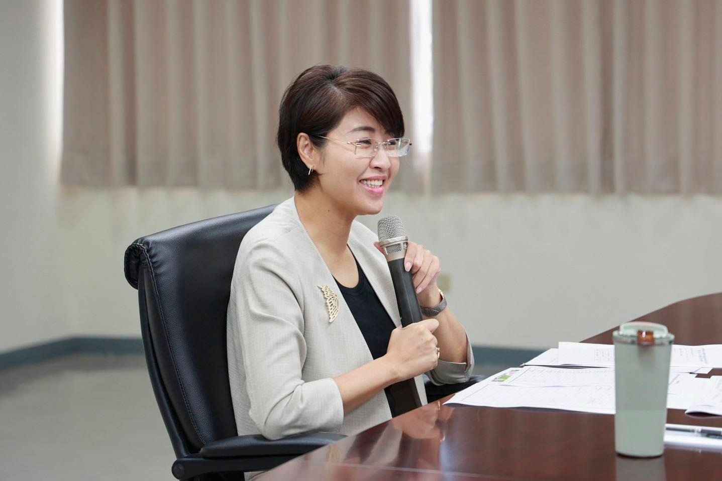 力保藍委!許淑華喊罷免、核電「2票不同意」 小草轟便宜行事