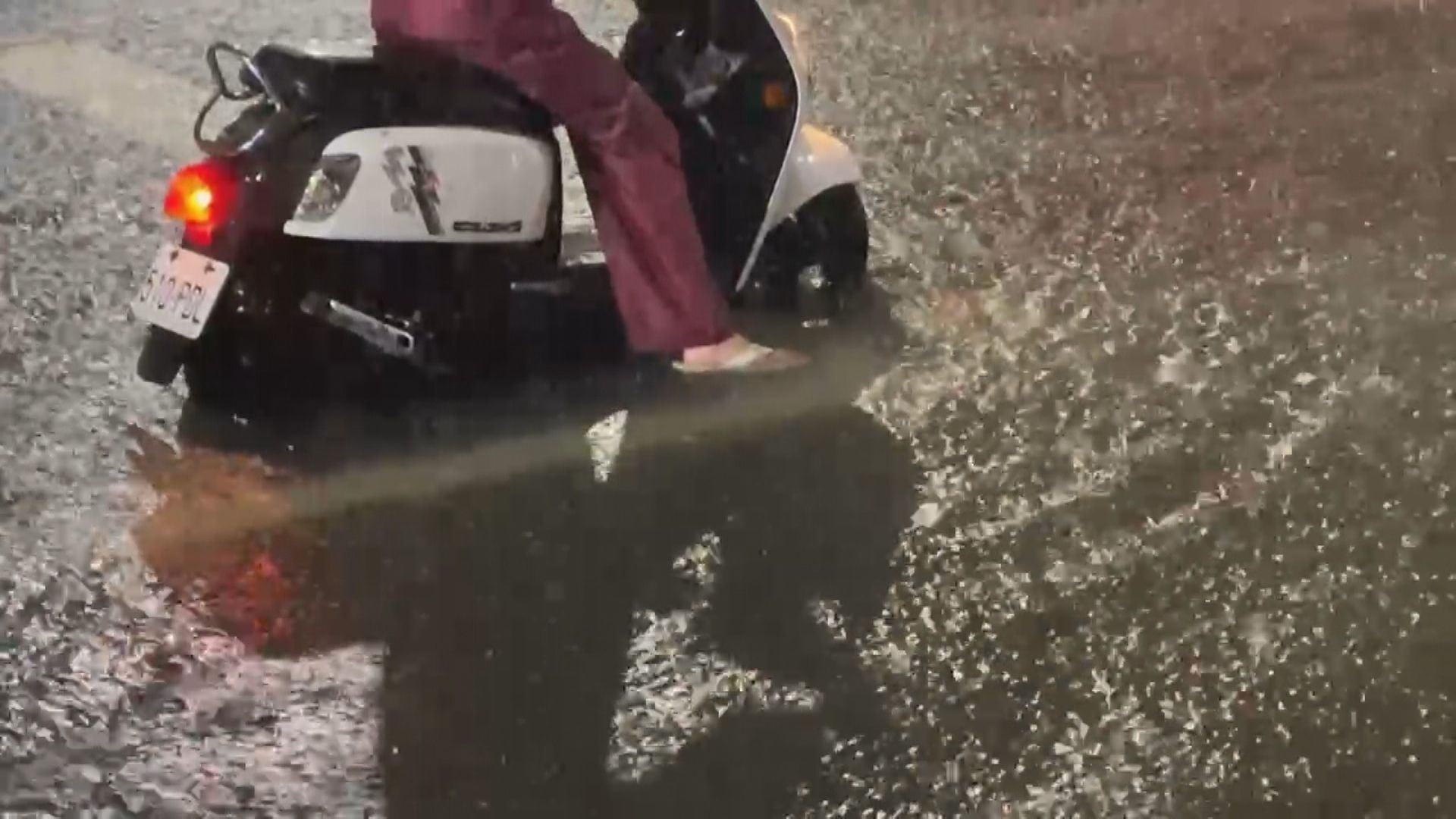 西南氣流引爆！屏東、高雄山區宣布明停班課