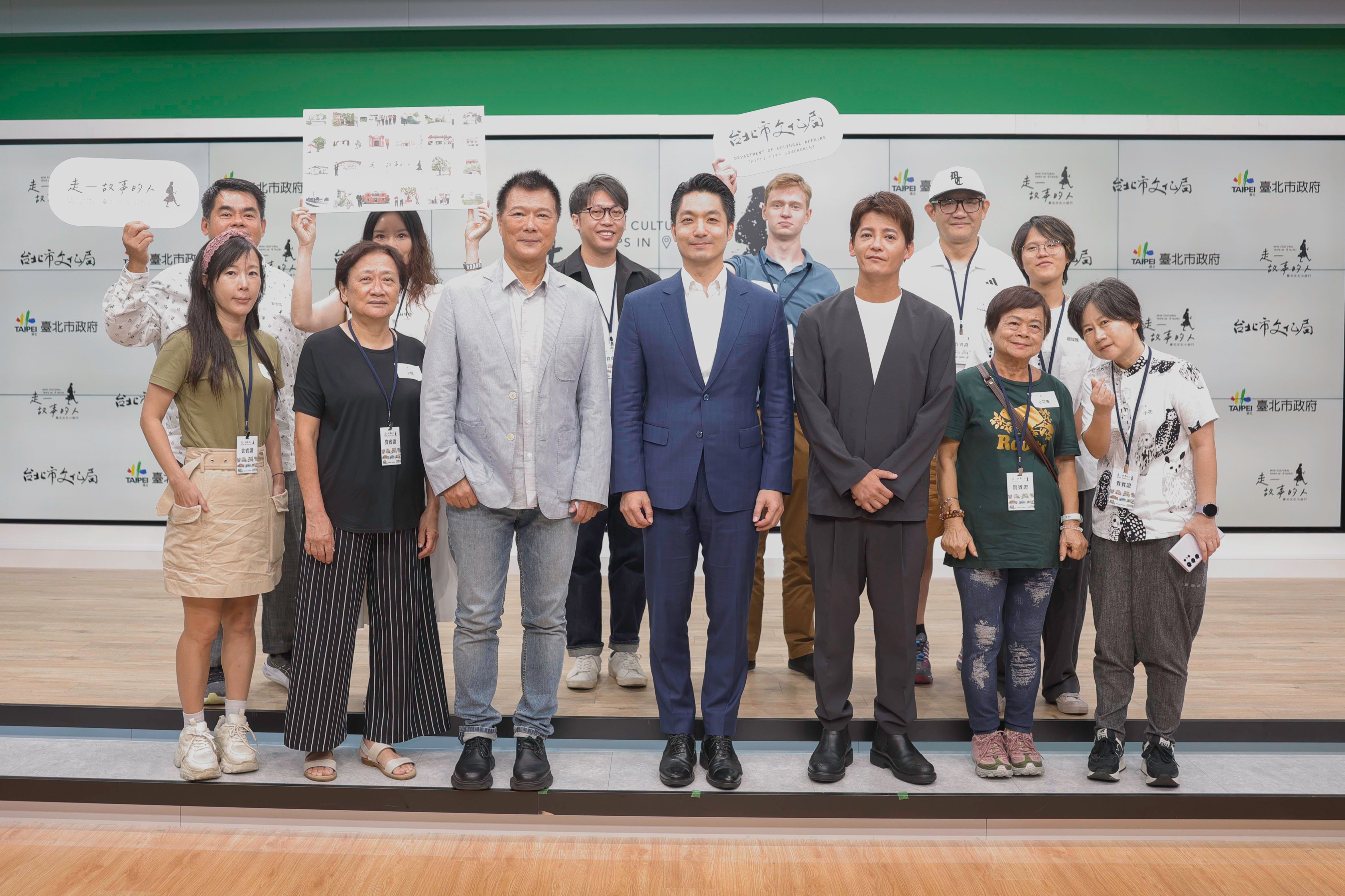 蔣萬安市長在發布會上與現場10位來自不同背景的市民朋友們互動對話。