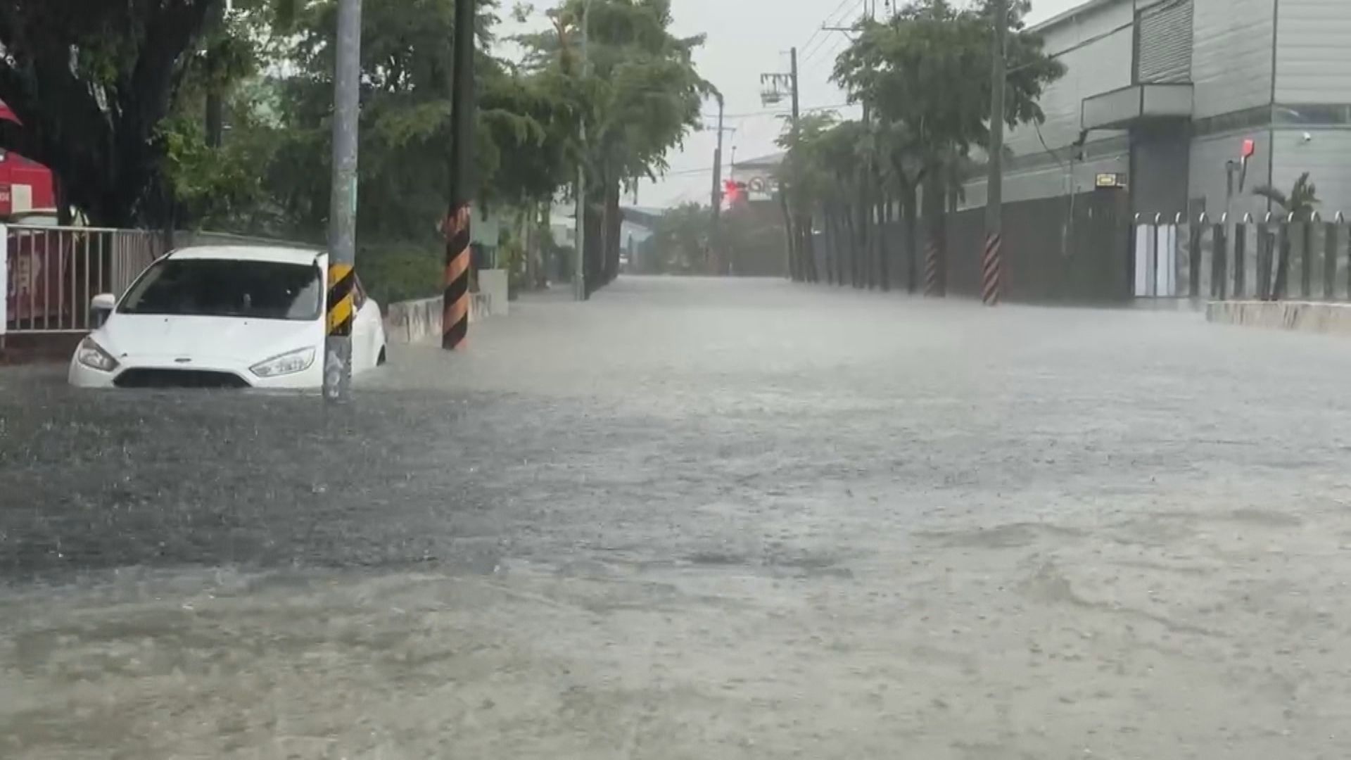 西南氣流降暴雨　南台灣災情多4／一夜大雨狂襲台南　永康區多處積淹水、災情慘重