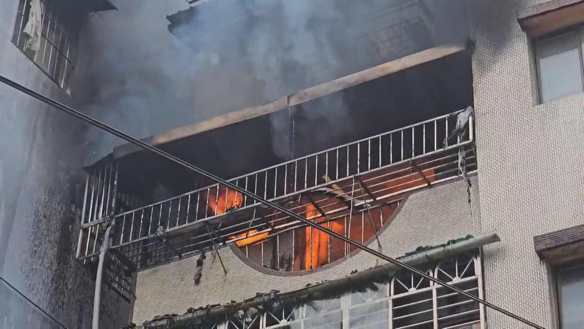 火舌狂竄屋主遭濃煙嗆亡　妻：疑想關總電源重返火場