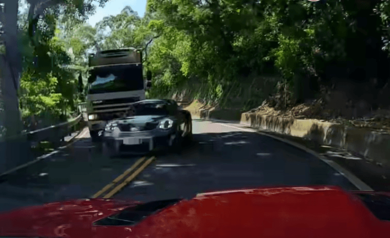 保時捷業務違規逆向還嗆聲引眾怒　業者：已停職處分