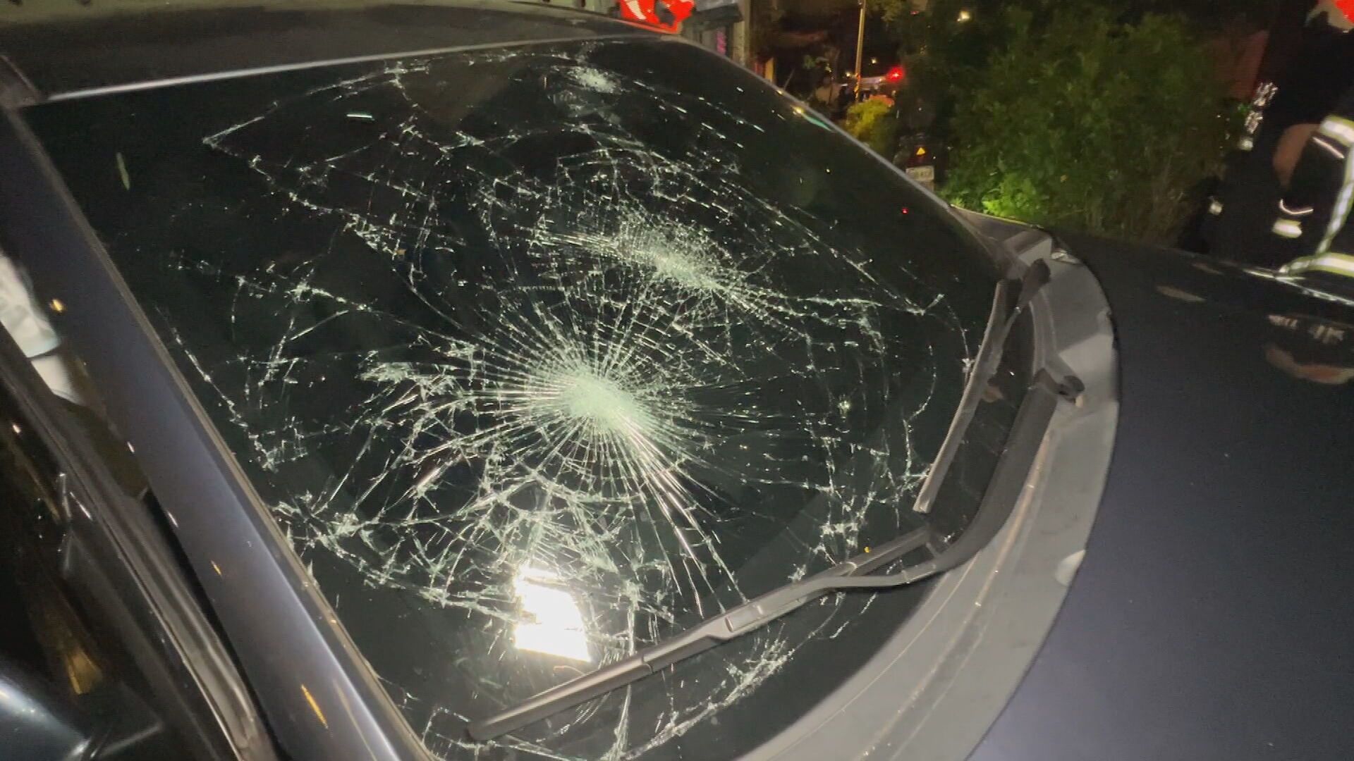 多元計程車違規撞拋飛17歲女亡1／多元計程車左轉遭撞　後座17歲少女遭拋飛亡