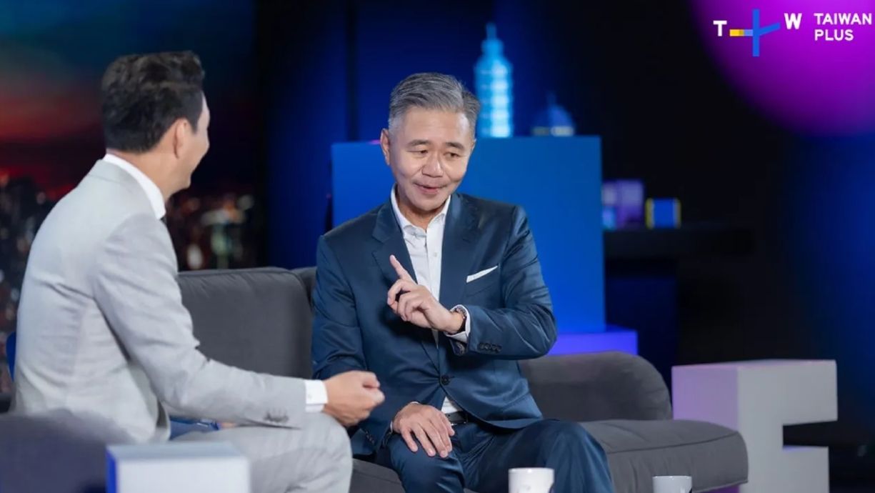 王文祥曝赴美生活「每月800美金窮養5人」　靠模型飛機賺到零用錢