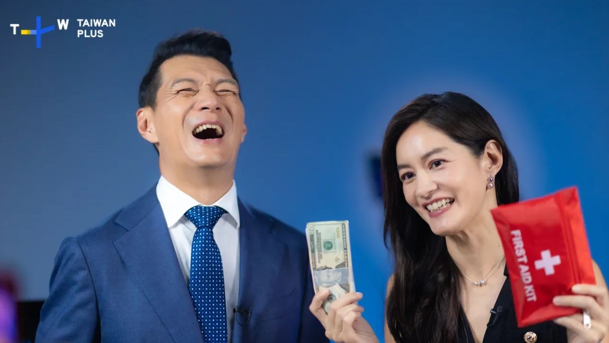 聶雲（左）與老朋友Janet在節目上默契十足。（TaiwanPlus提供）