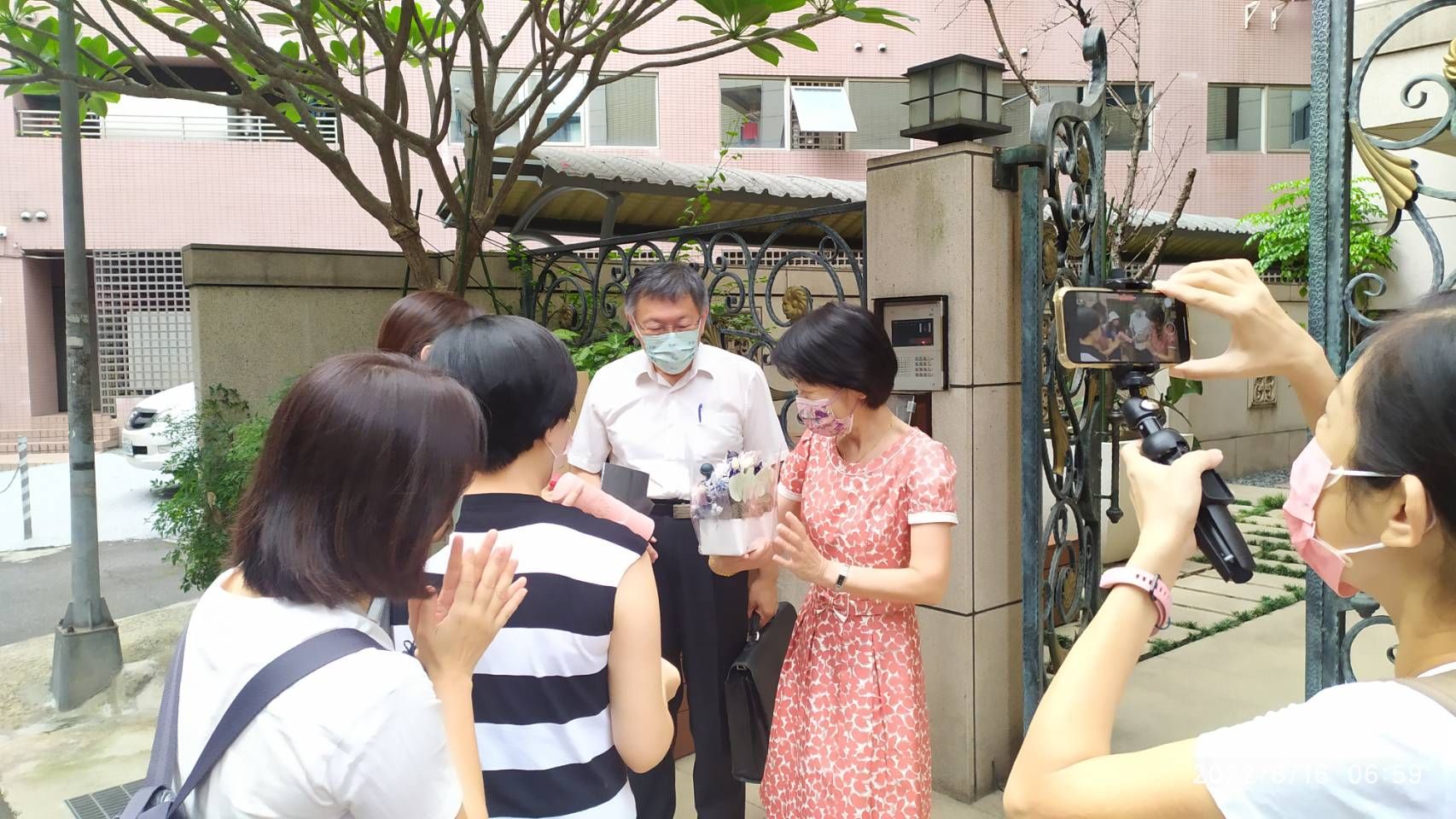 生日等不到柯文哲祝福　陳佩琪喊揹骨灰「每天堵賴清德夫妻出門」