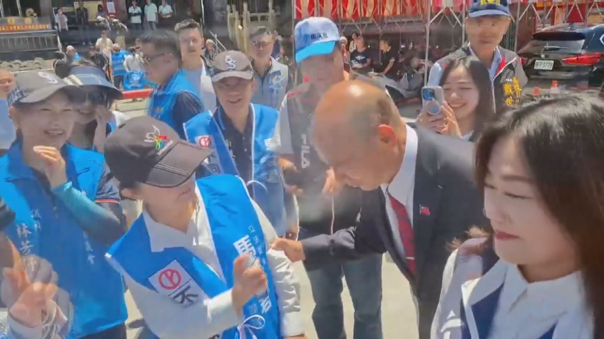 盧秀燕車掃拿出「平價秘密武器」防曬　韓國瑜光頭湊上去討噴