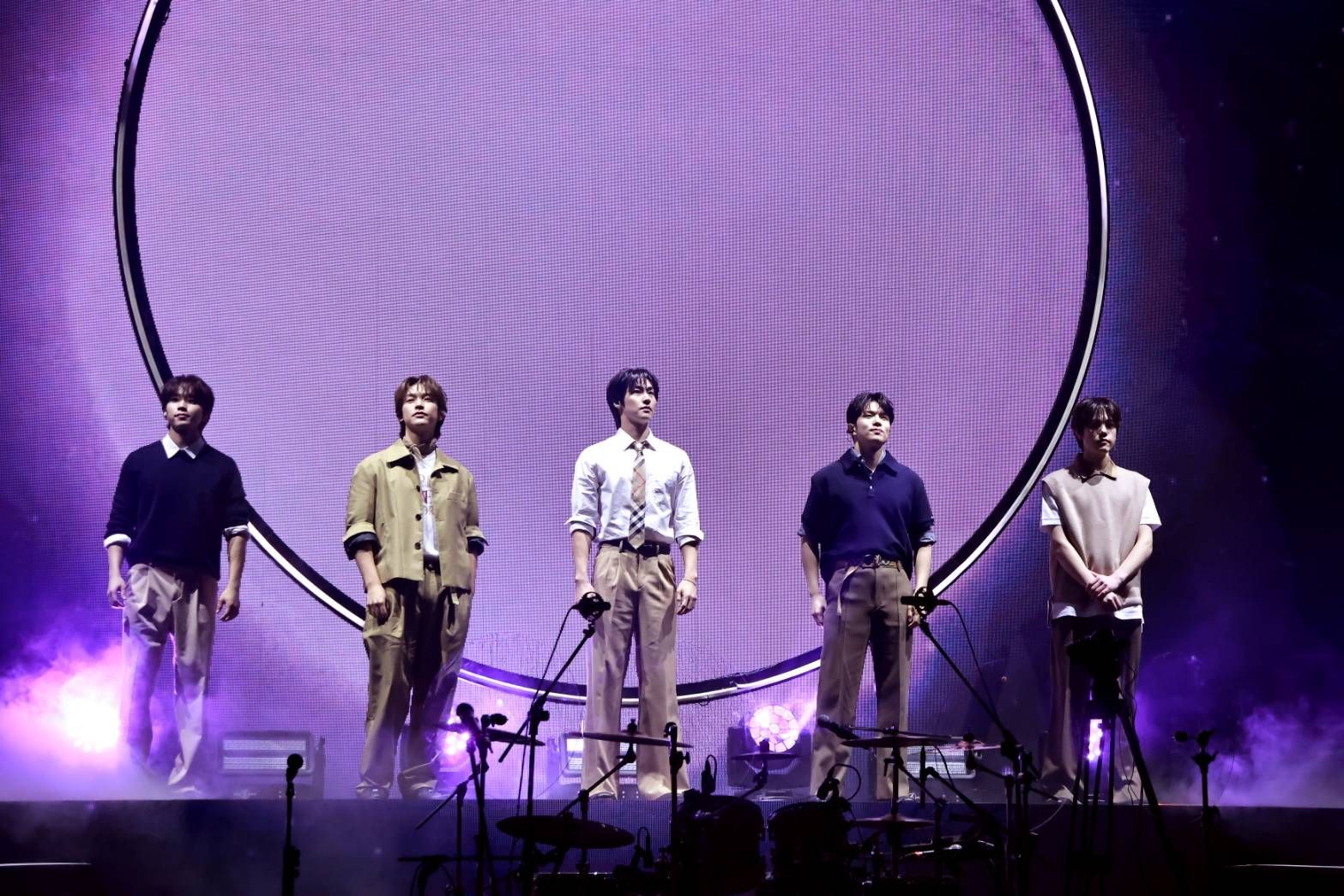 N.Flying台北最終站嗨翻! 雙主唱衝觀眾席、金宰鉉拿粉絲手機自拍