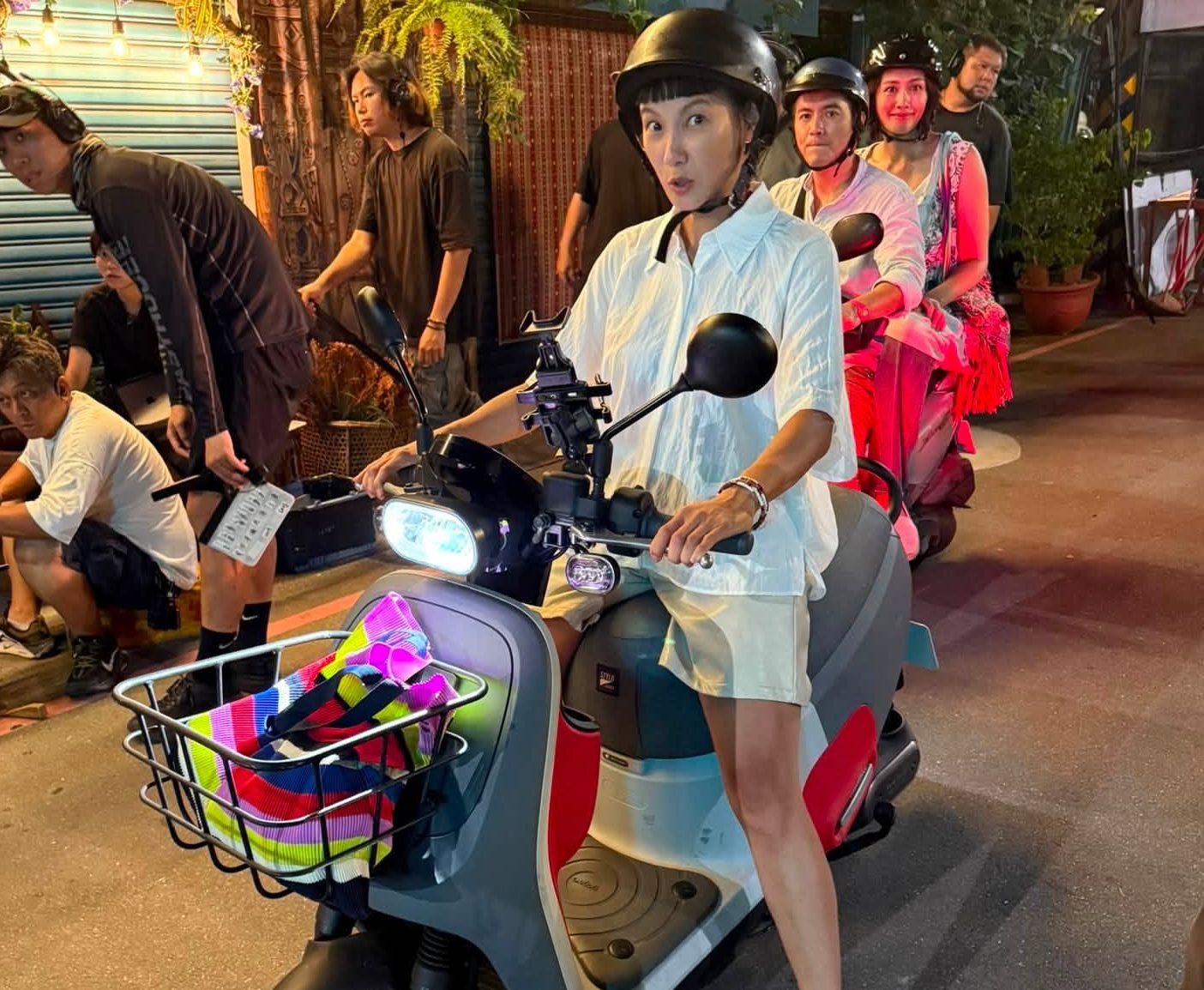 張本渝近期投入原住民族電視台新戲《Maan!把Tafalong搬到台北?!》拍攝,為了角色再度挑戰騎機車。臉書