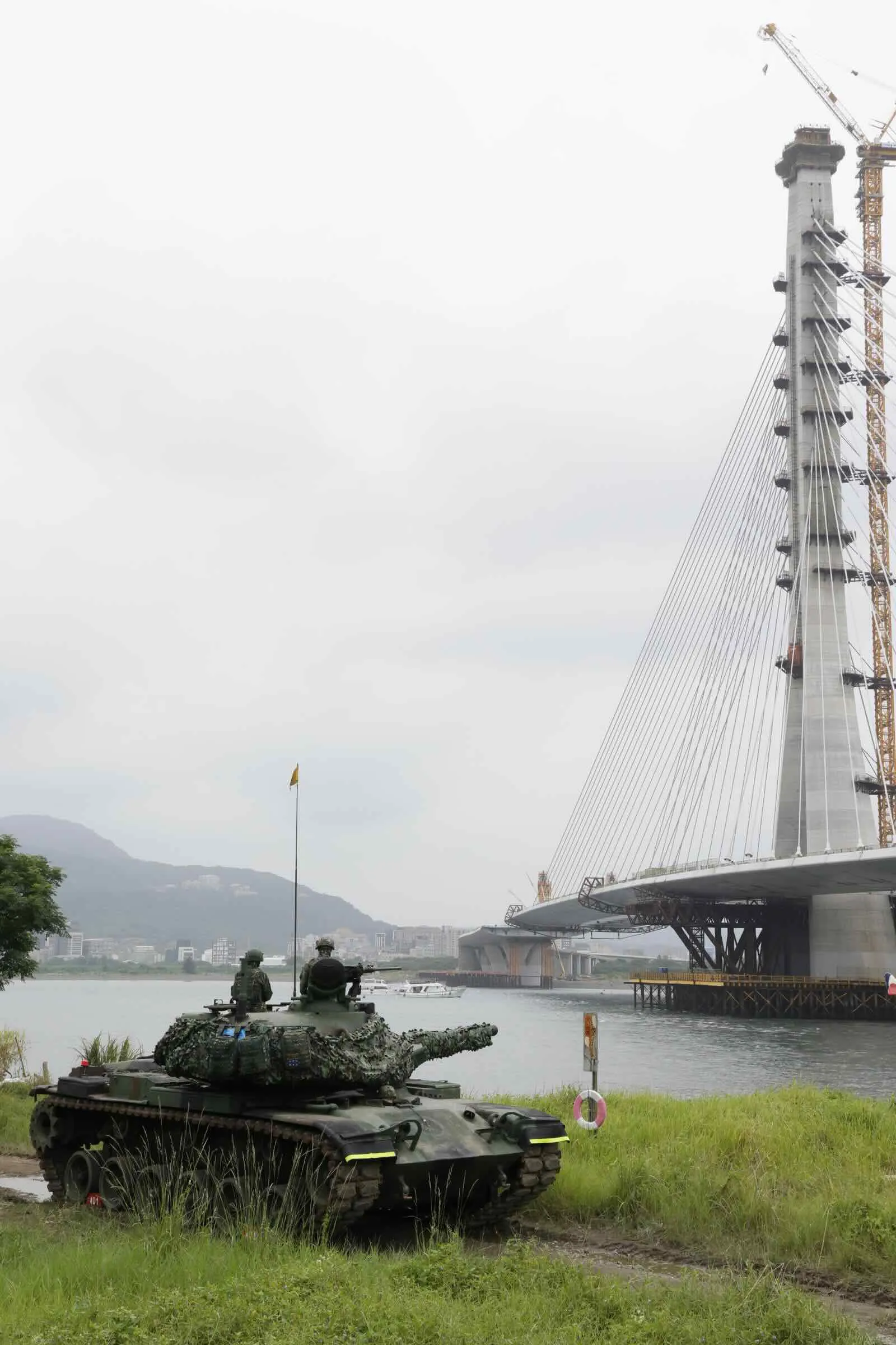 「軍傳媒」淡江大橋首度阻絕，漢光42的全社會防衛轉型