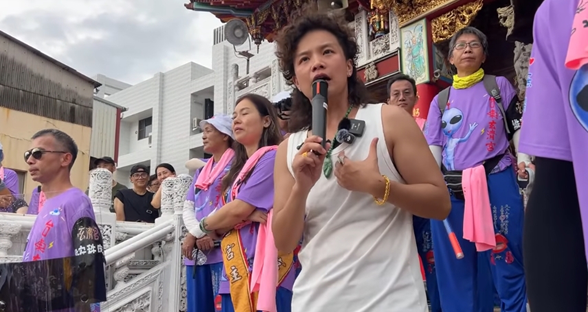 「濟顛禪師」宣講狂嗆酸民。(翻攝自YT直播)