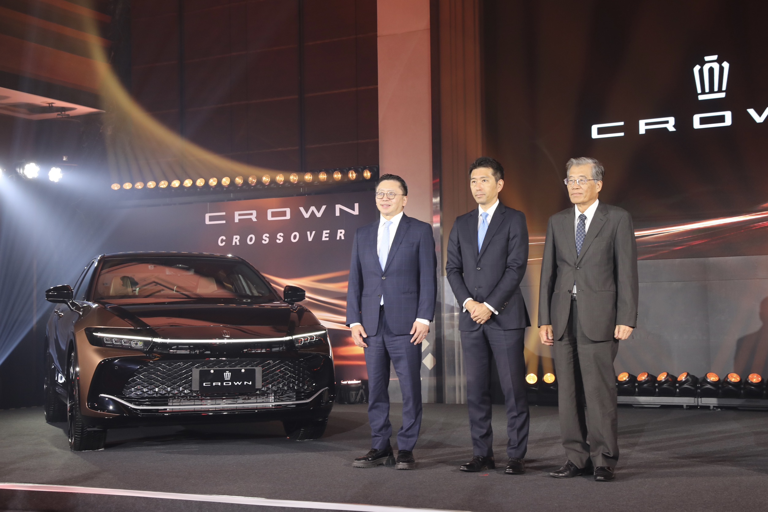 TOYOTA台灣總代理和泰汽車今(27)日發表日本最新世代CROWN SPORT與CROWN CROSSOVER。