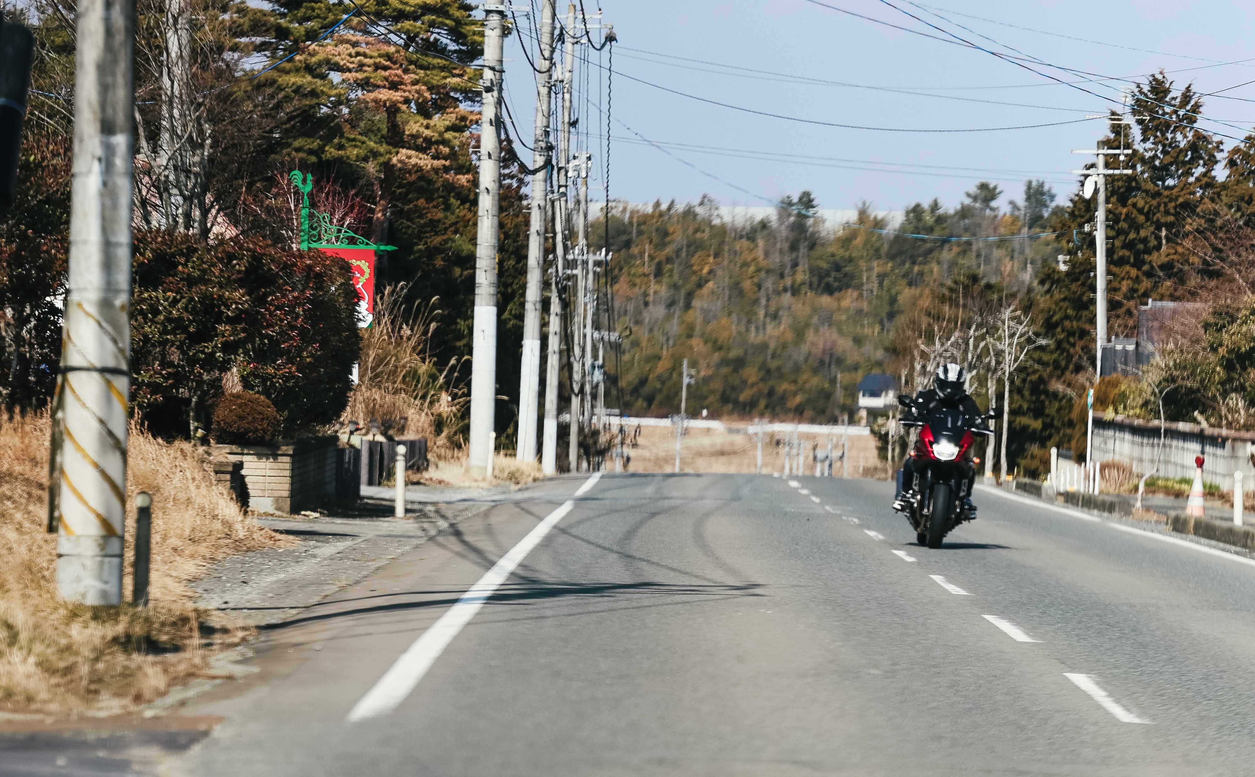 日本重機騎士通常不會在山路隨便強行超越,以免被視為失禮動。(示意圖,Pakutaso)