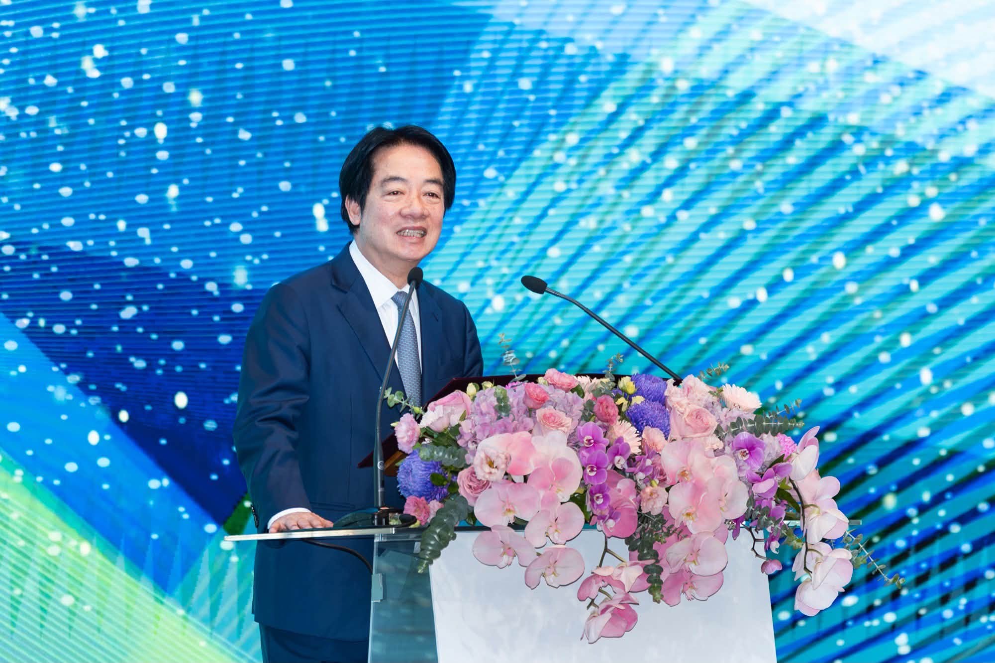 賴清德預告行政院下週四將通過116年度總預算案,喊話立法院「回歸理性、專業的討論,依照法定時程如期完成審議」。(翻攝自臉書@賴清德)