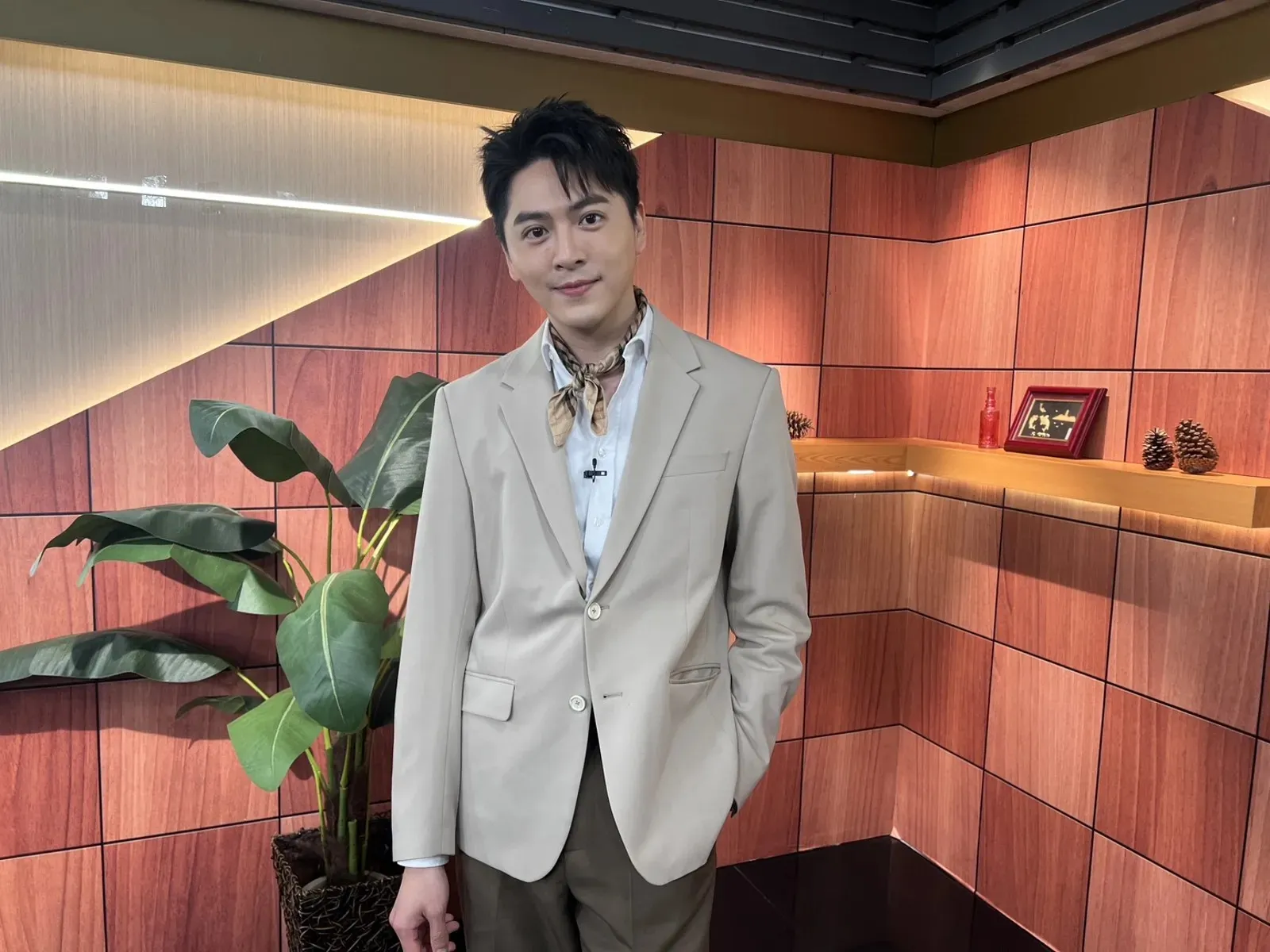 乩身帶天命／男星自曝5歲就通靈！　母懷胎15個月誕下「最帥乩童」
