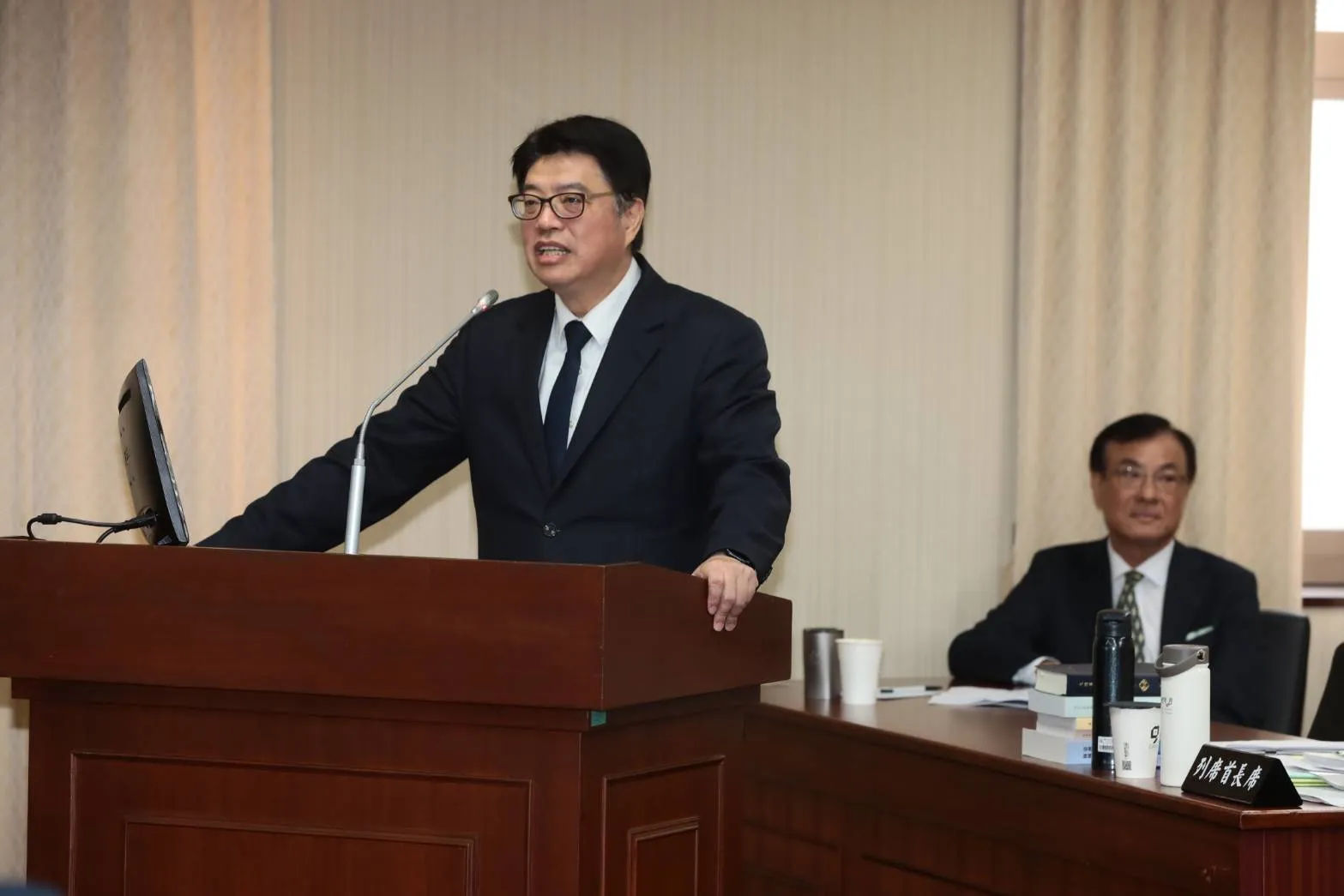 中國9月強化出入境管制！　邱垂正示警：相關規定只是「明文化」
