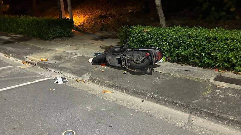 52歲男身體不適騎車跑急診自撞　9歲愛女急拿爸手機報案惜未救回