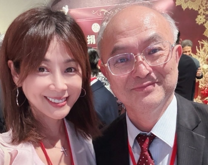 吳明賢心梗搶救中,財經主持人邱沁宜曝「10年交情1約定」。(翻攝自邱沁宜臉書)