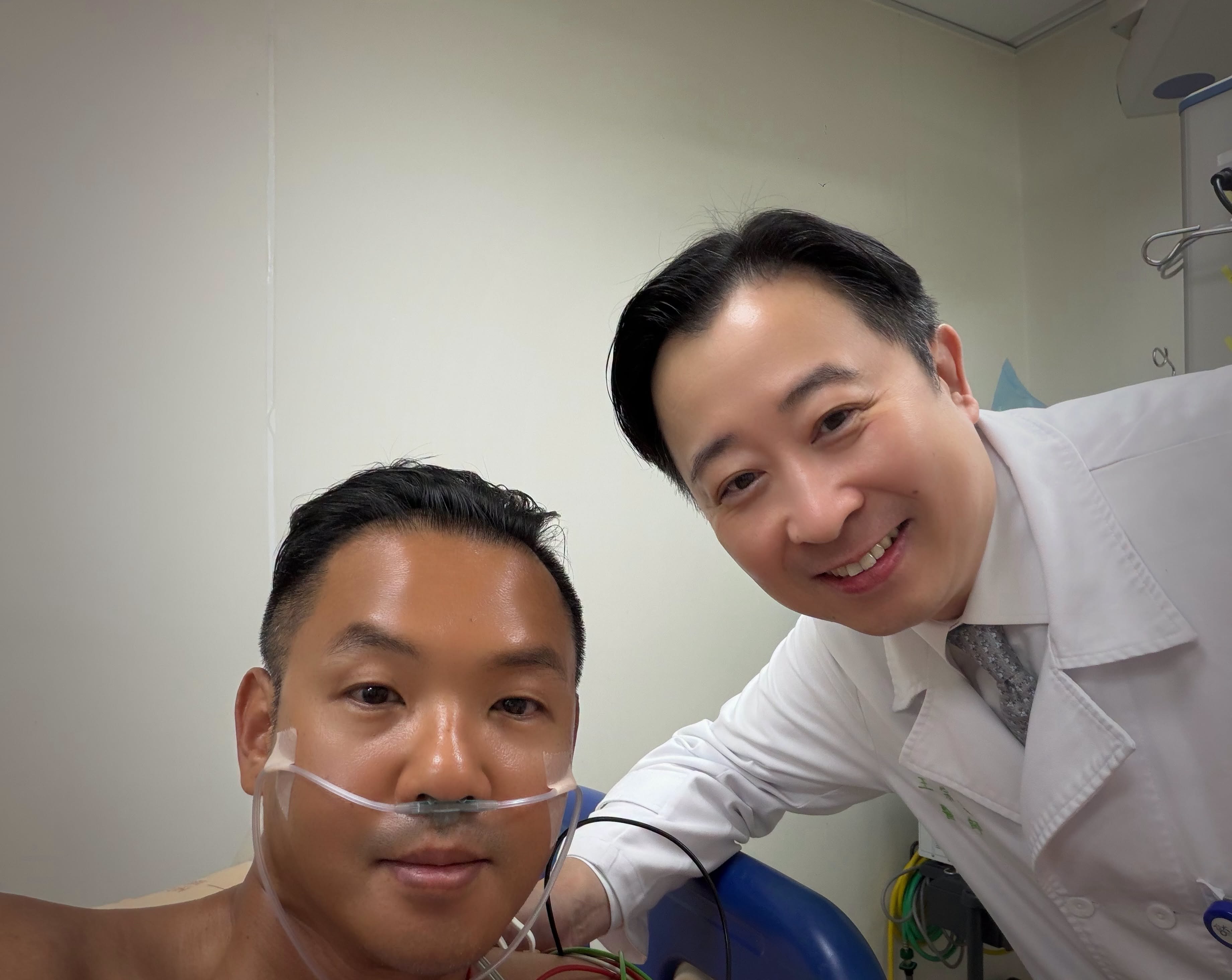 黑人因心肌梗塞緊急住院,經過搶救後已漸漸復原,但仍掛心籃球。(翻攝自陳建州臉書)