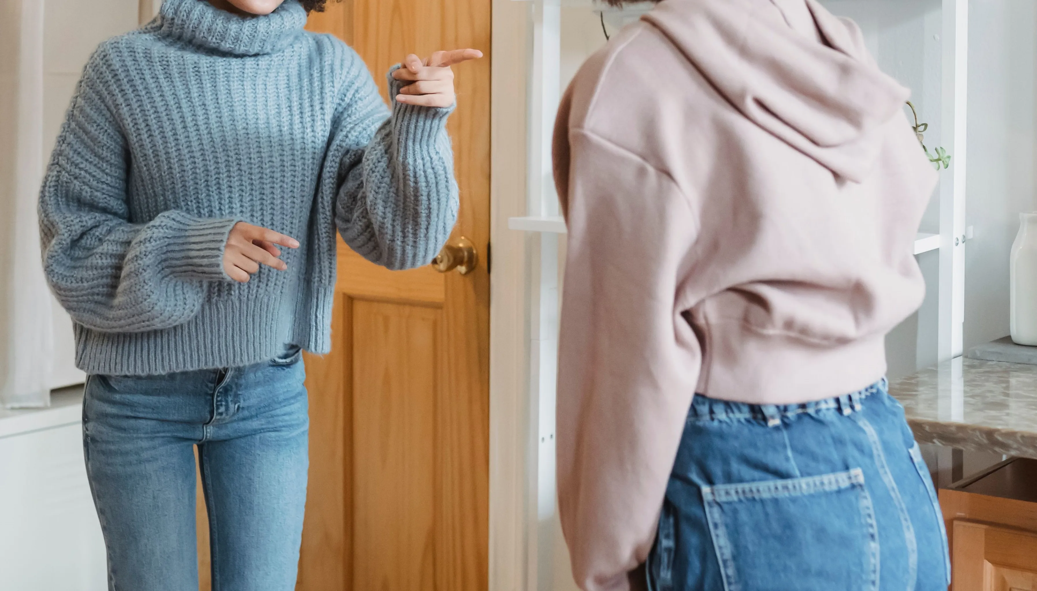 街上偶遇前媳婦沒打招呼！公婆怒罵「太目中無人」　網一面倒酸：是要問候你祖宗十八代嗎