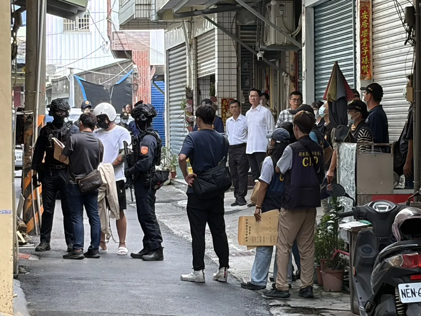 獨/屏東鎢業大亨命案嫌犯騎未懸掛車牌重機犯案  腳踏板驗出死者血跡反應