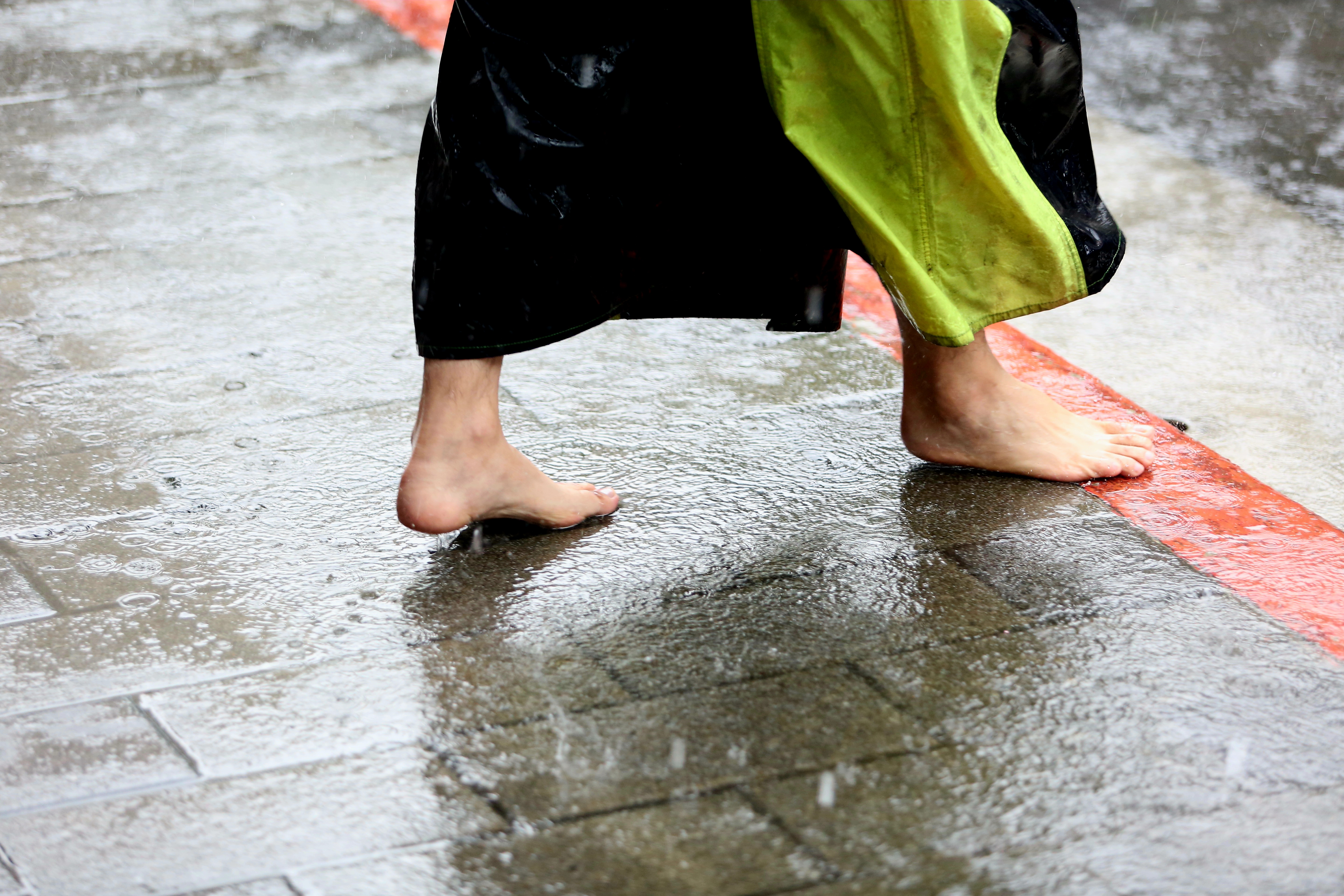氣象署指出,中南部今防大雨來襲。(鏡報姜永年攝)