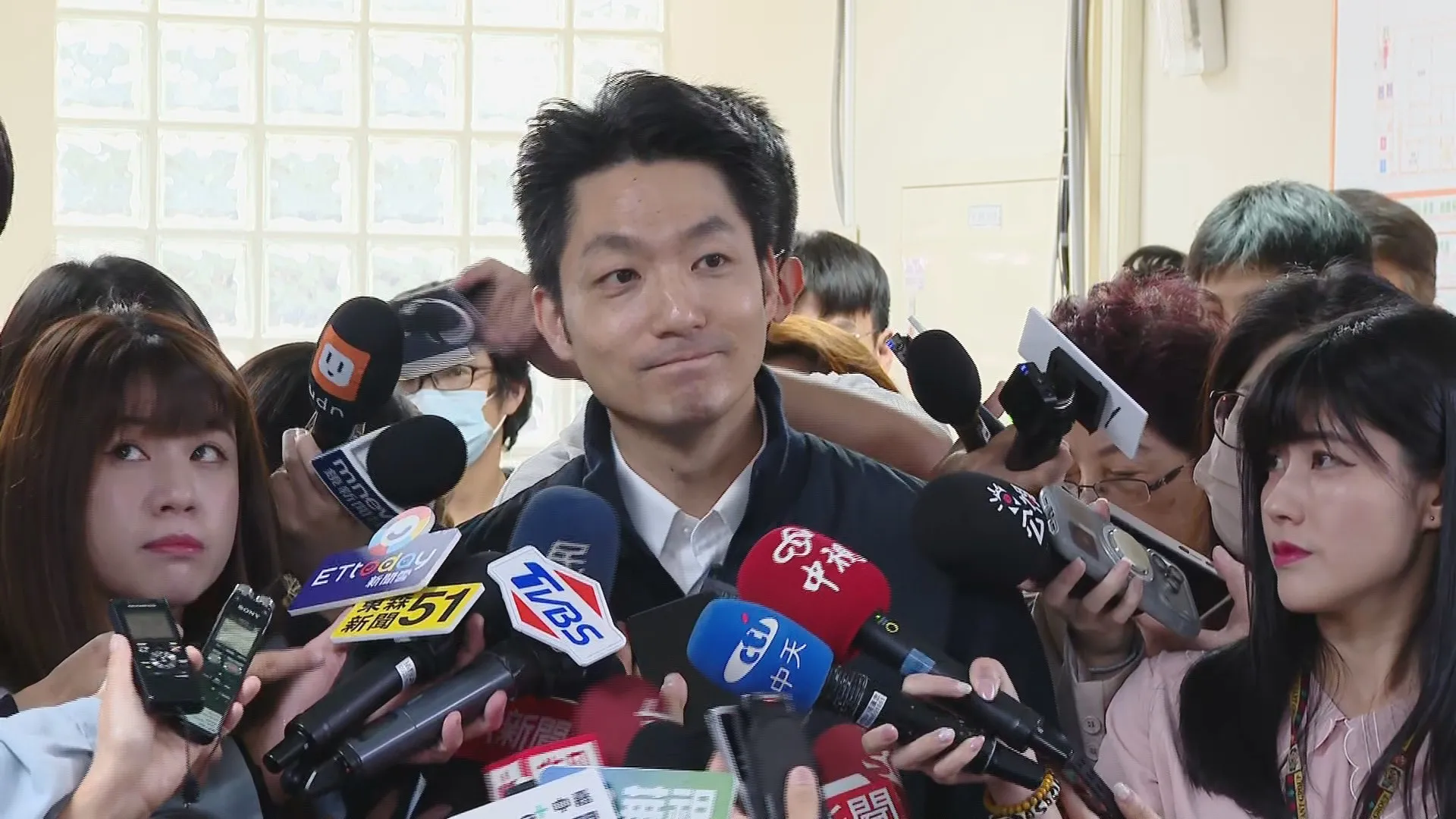 北市警搜酒吧「威脅出櫃」登外媒　蔣萬安二度道歉、表態出席同志大遊行