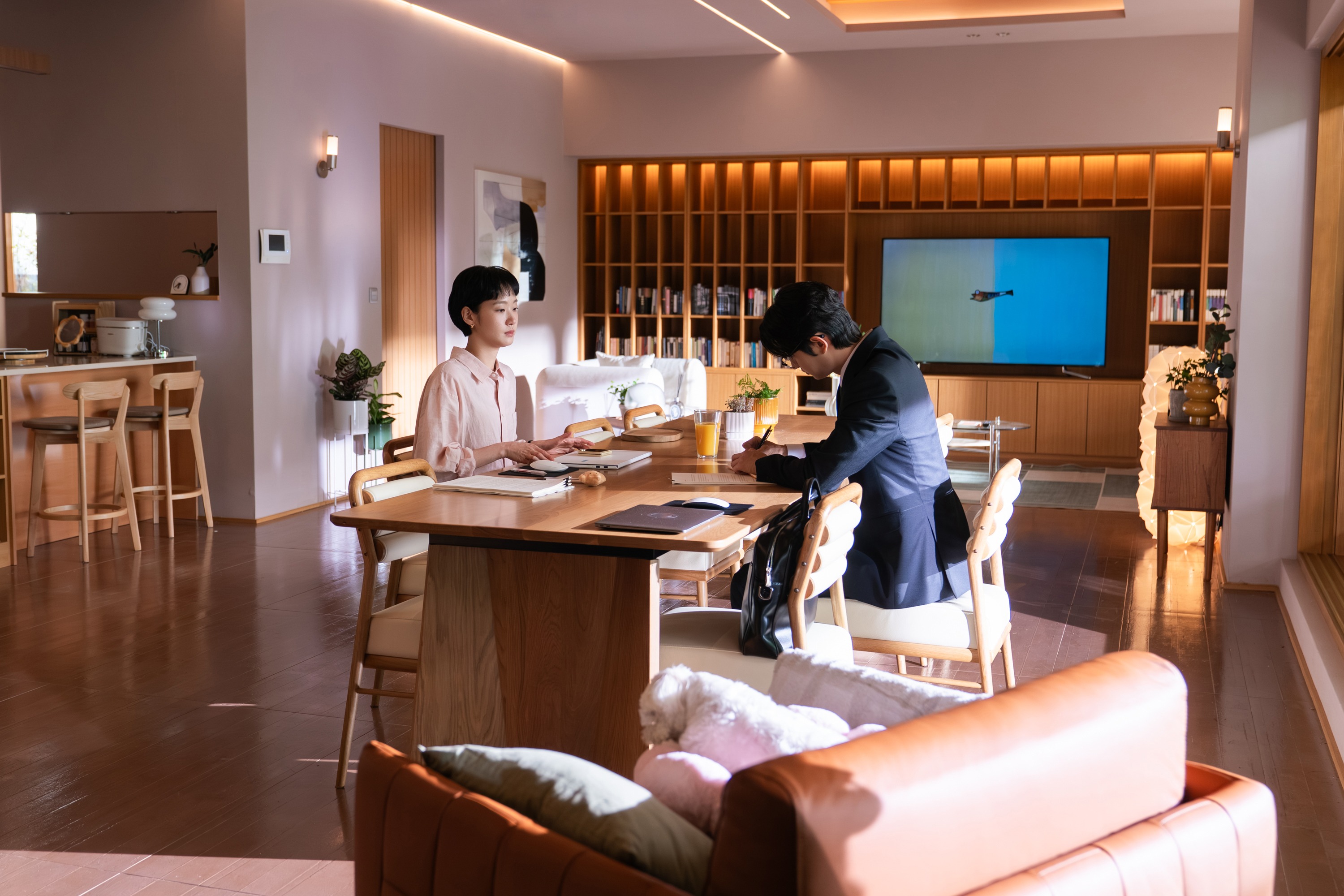 金高銀在《柔美的細胞小將》第3季與金載原組成全新CP。(HBO Max提供)