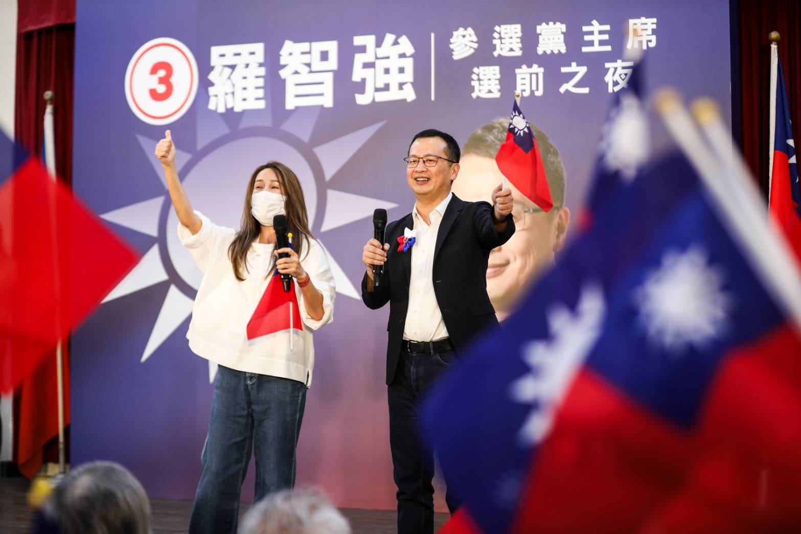 無黨籍立委高金素梅(左)今遭搜索。(資料照;鏡報鄒保祥)