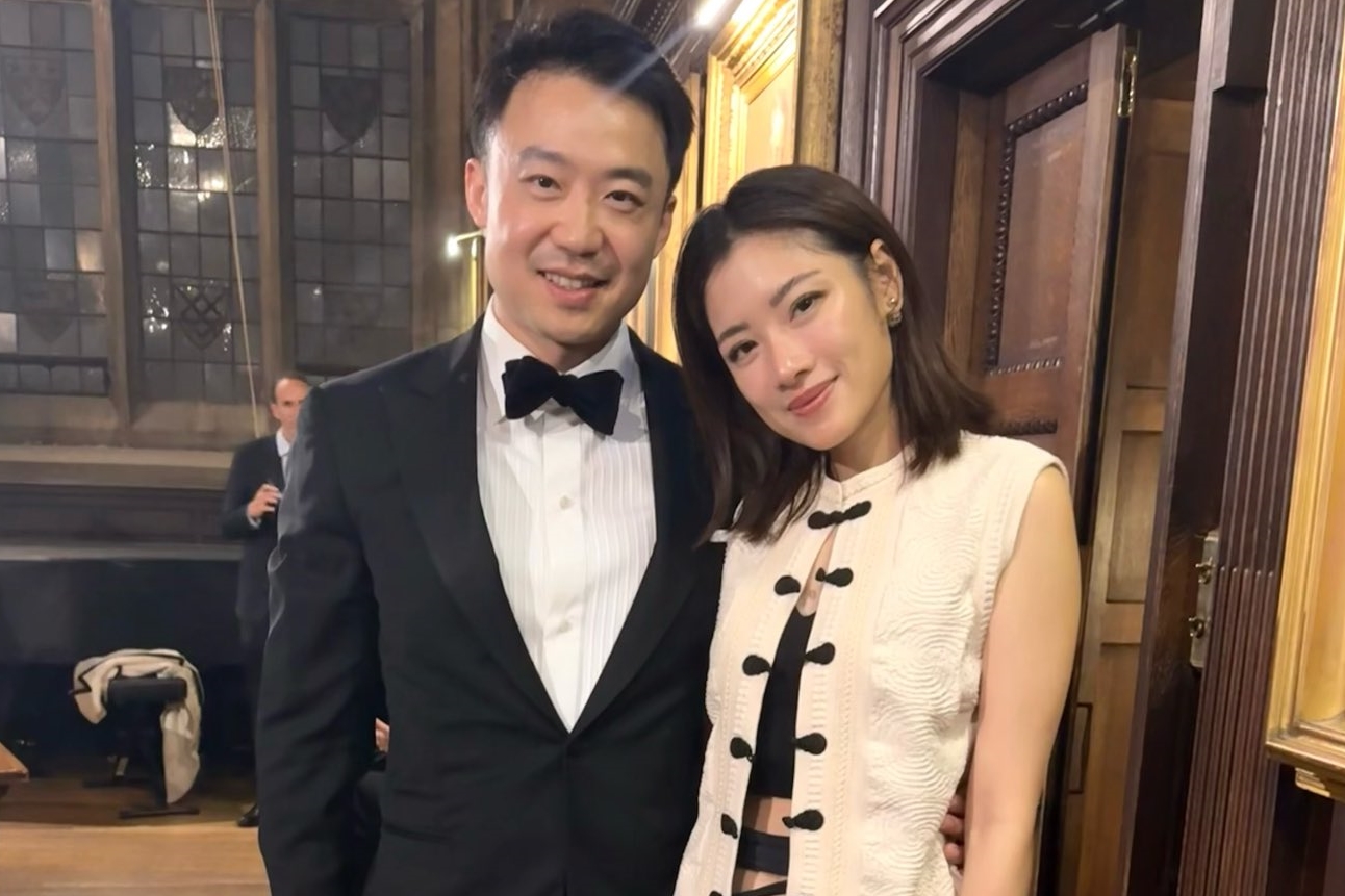 薄瓜瓜與妻子許惠瑜罕見同框的合影在社群平台X上引發熱烈討論。(翻攝自薄瓜瓜 X)