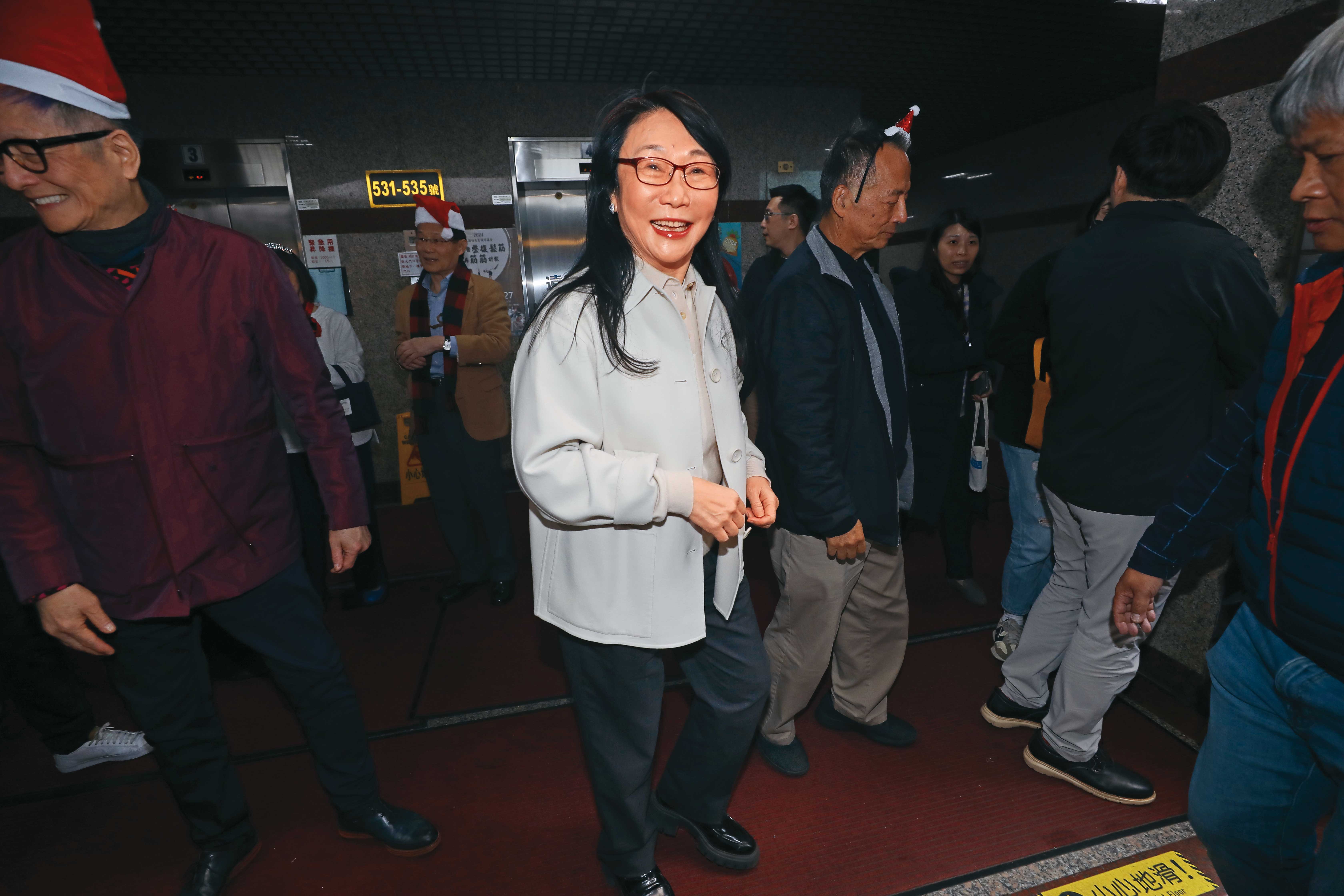 王雪紅預告,宏達電將以AI做大VR生態系,並訂下VIVERSE平台用戶數衝百萬的目標。