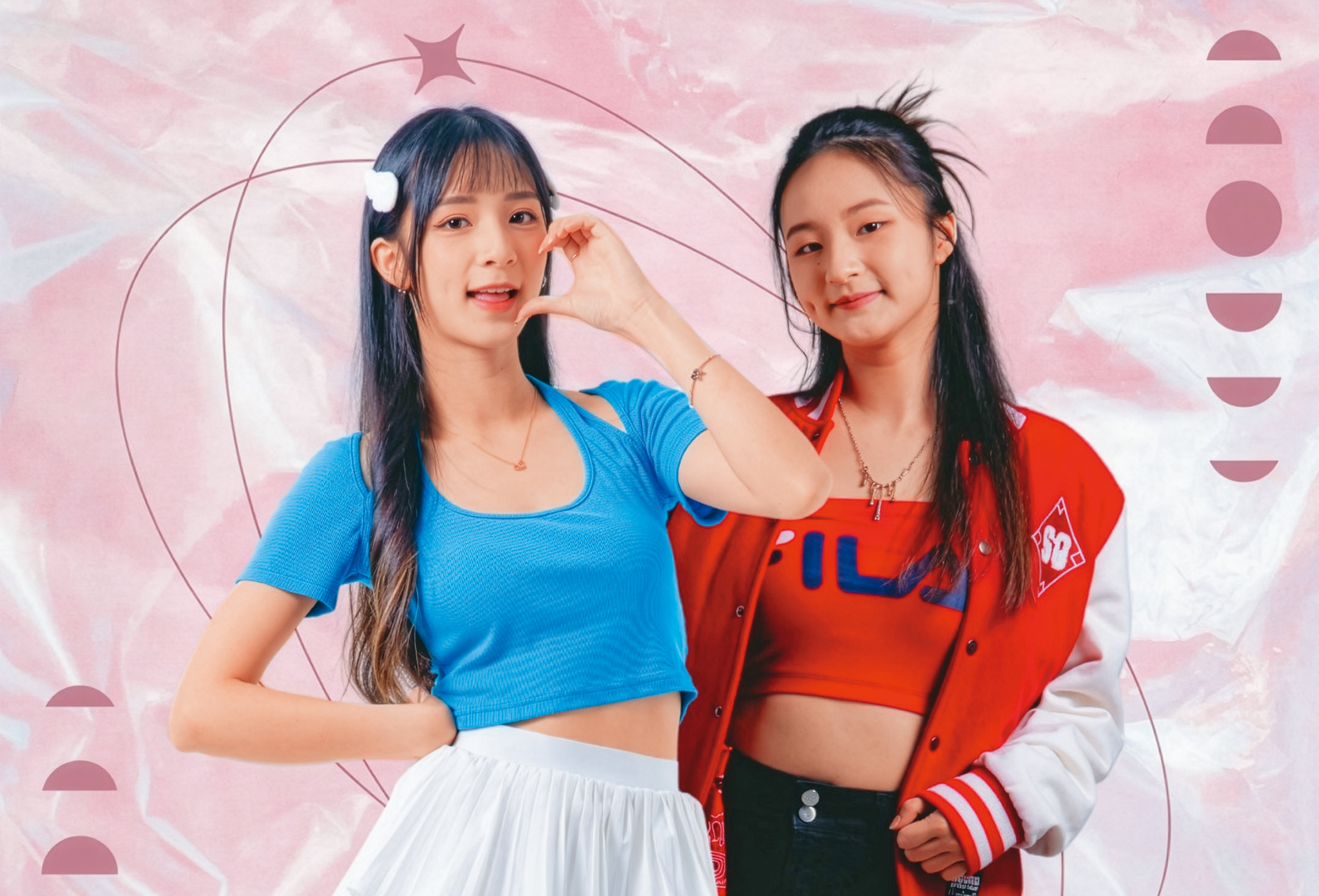 藍波大女兒潔潔(左)加入富邦啦啦隊後,小女兒咩咩(右)近日也報名參加樂天海選活動。(翻攝自潔潔咩咩官方粉絲專頁臉書)