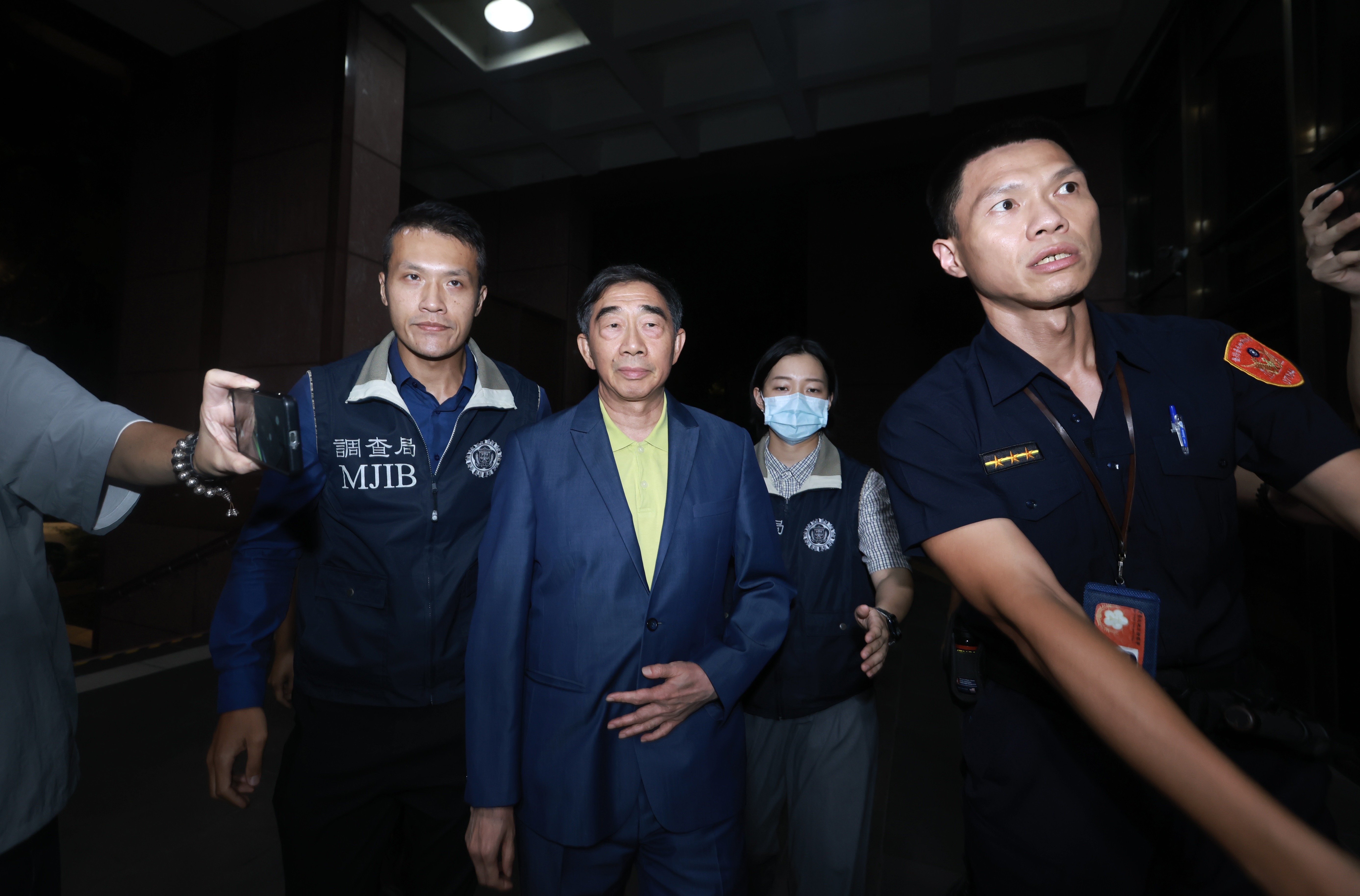 長榮集團大房長子張國華遭檢舉涉內線交易,1.2億元交保。