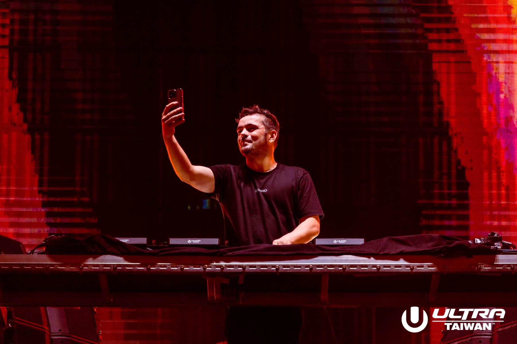 五度拿下世界百大DJ冠軍Martin Garrix,沒忘記與台灣粉絲的約定,相隔2年再度來台參加Ultra Taiwan。(Ultra Taiwan提供)