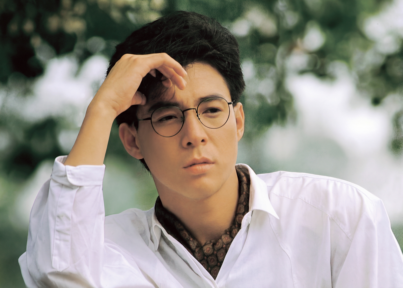 情歌王子姜育恆將音樂人生中的四張傳奇代表作一次集結。(圖/華納唱片提供)