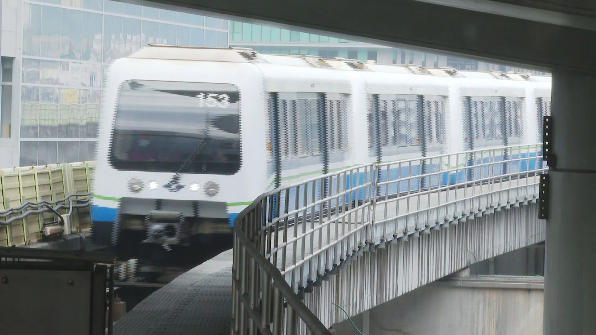 文湖線列車突發障礙物偵測警訊！約百名乘客換車　列車送機廠檢修