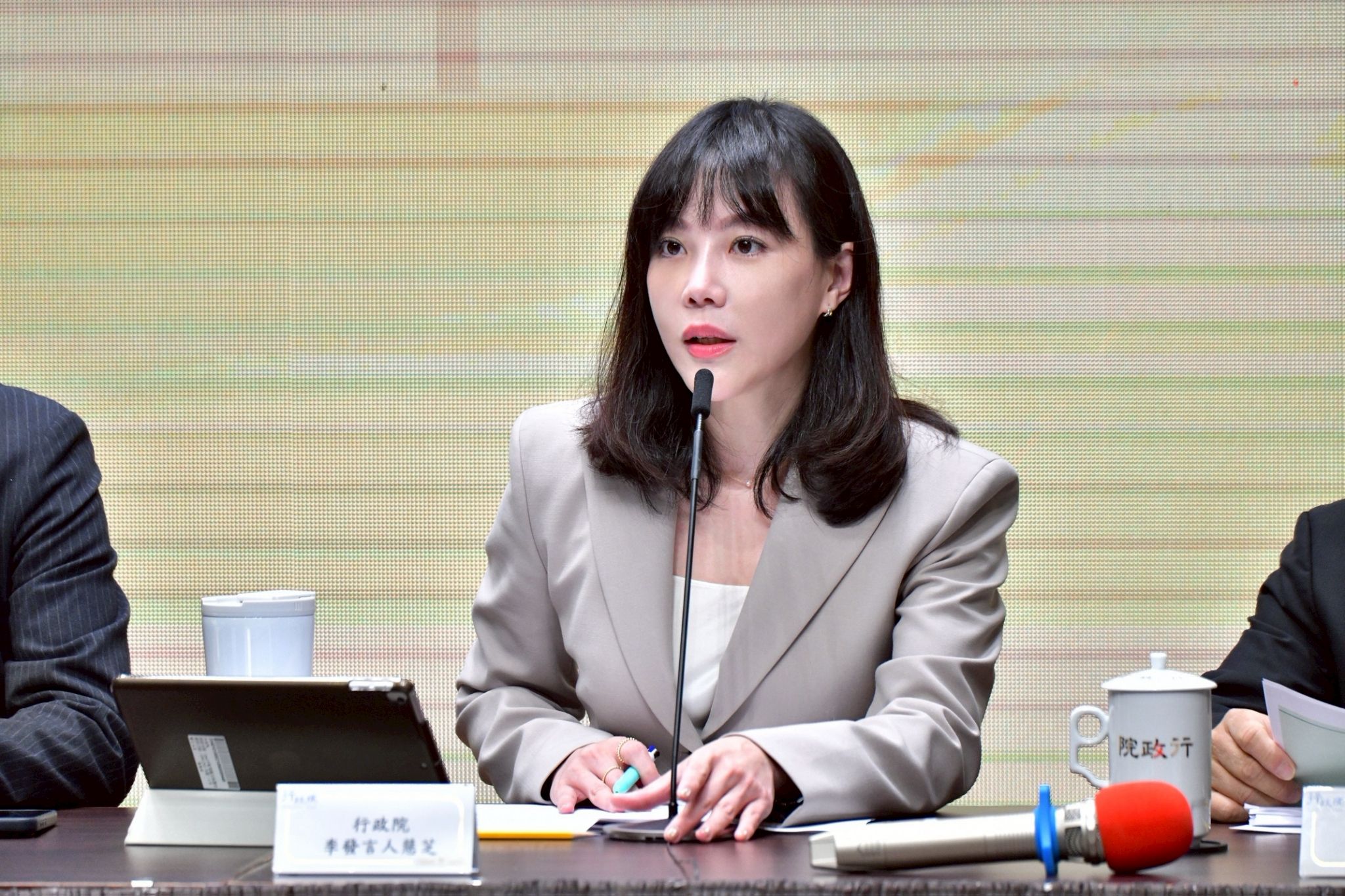 顏慧欣霸凌案持續調查　政院澄清楊珍妮「身體不適」已送假單