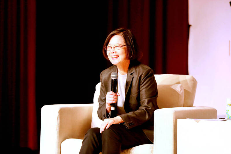 蔡英文受邀前往台北醫學大學演講。(蔡英文辦公室提供)