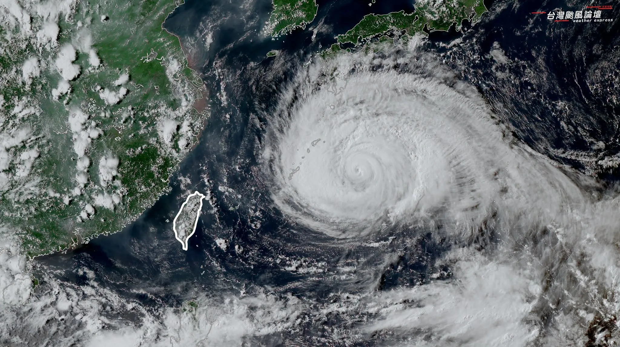 天氣粉專曬清晰雲圖照　曝中颱「白海豚」穩定往西原因