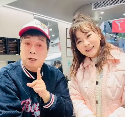 曹西平猝逝,龍千玉今赴靈堂悼念淚崩「謝謝在我最無助時當我靠山。(翻攝曹西平的粉絲愛團 臉書)